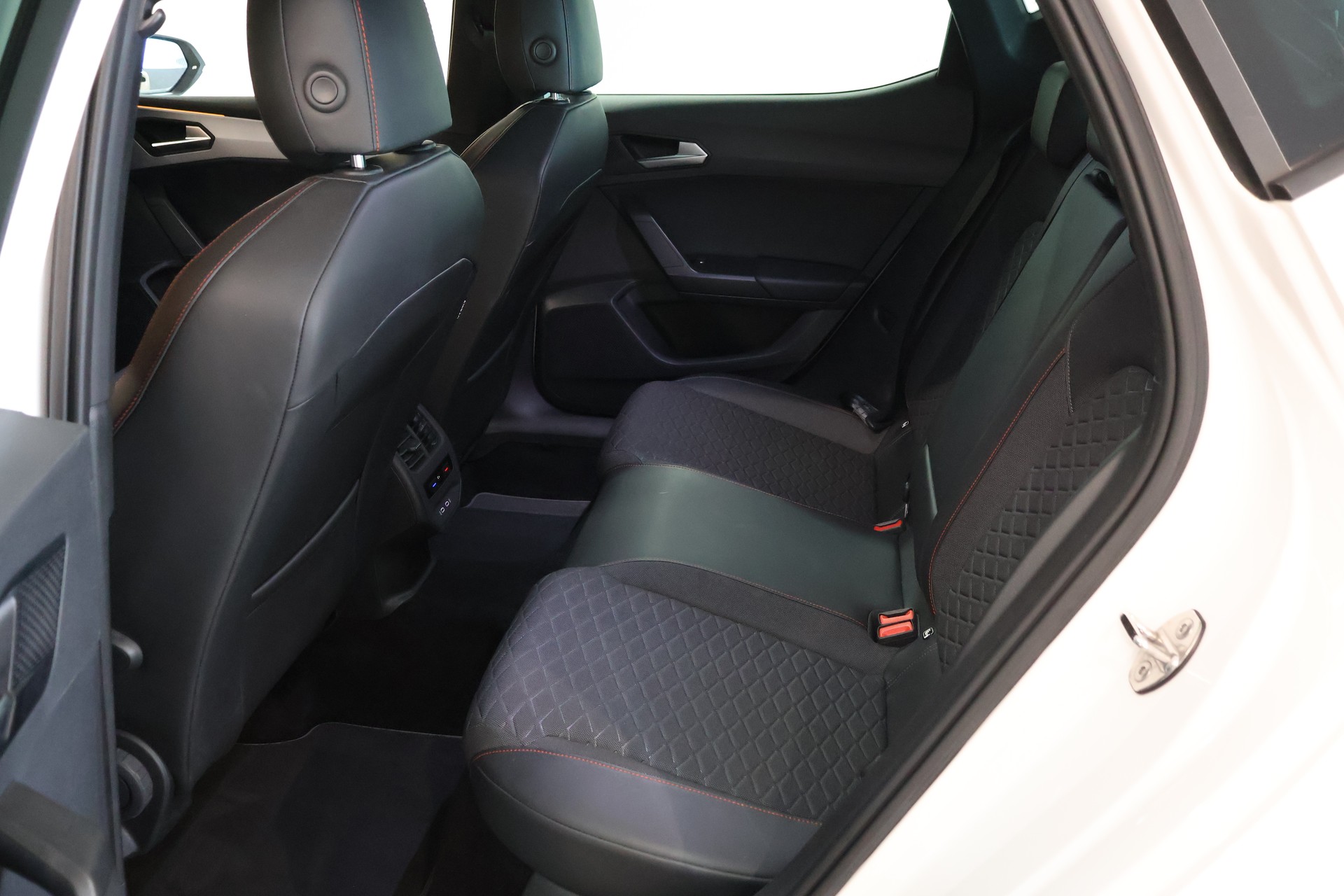 SEAT Leon 1.4 eHybrid pHEV DSG Hola FR-image-11