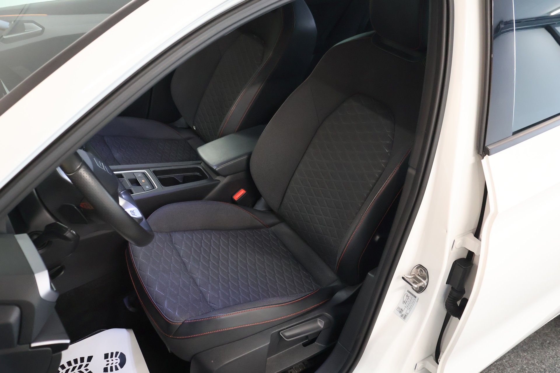 SEAT Leon 1.4 eHybrid pHEV DSG Hola FR-image-10