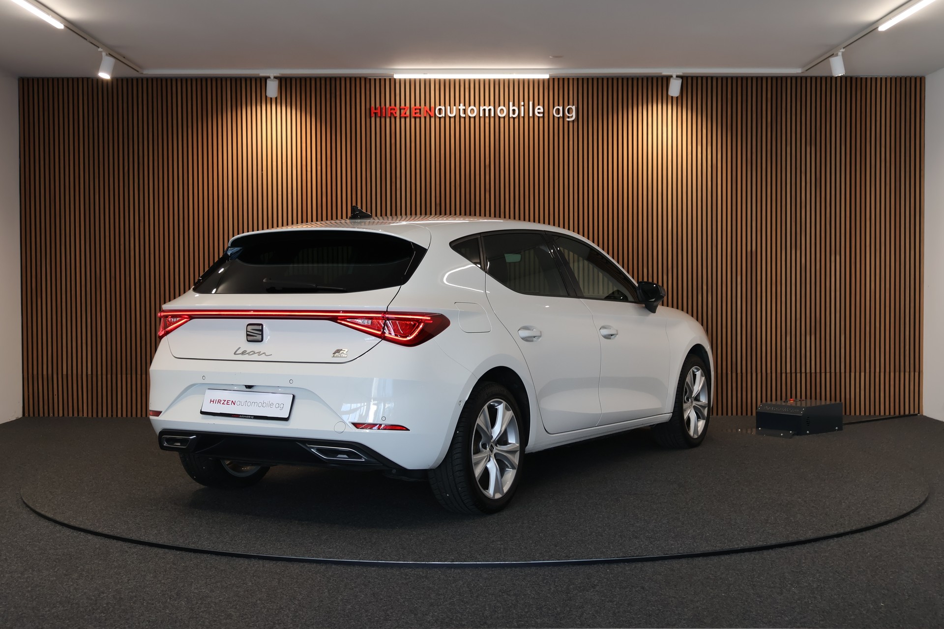 SEAT Leon 1.4 eHybrid pHEV DSG Hola FR-image-4