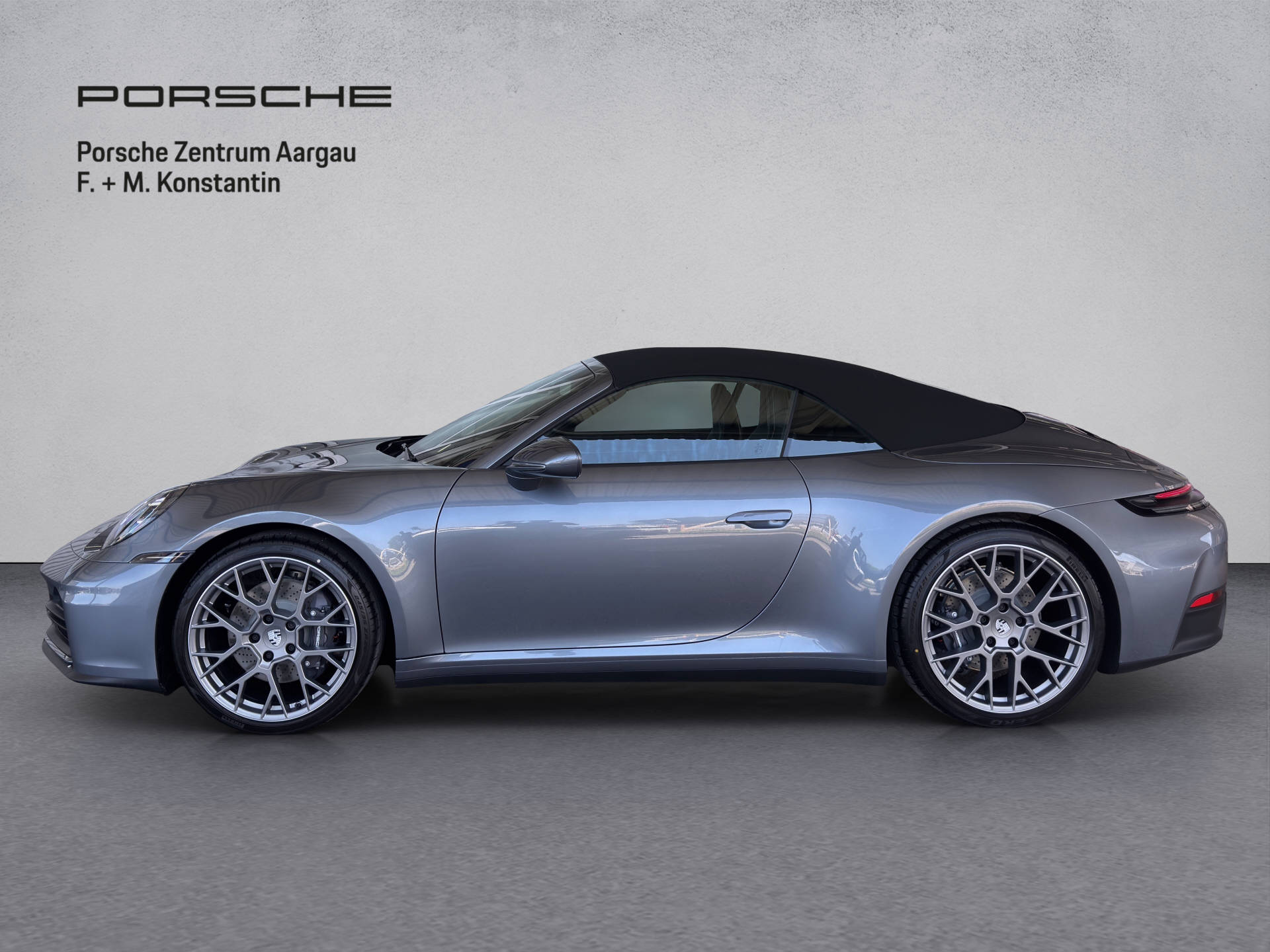PORSCHE 911 Carrera Cabriolet-image-2