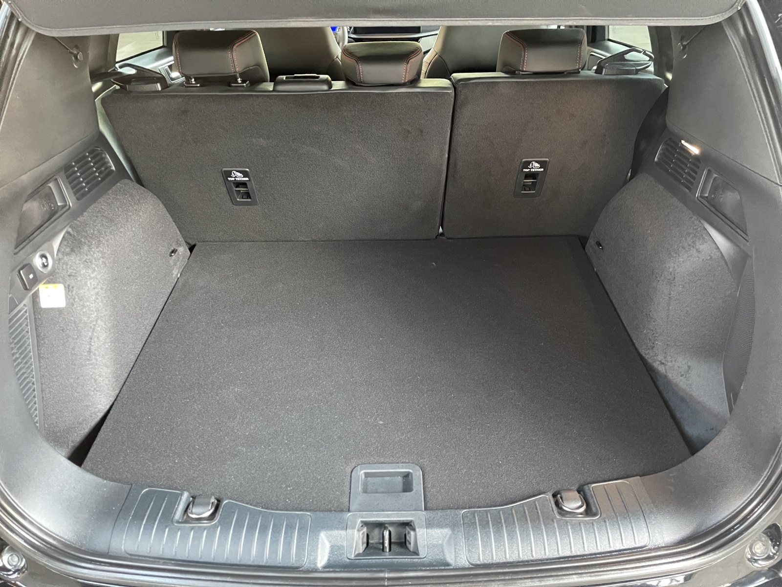 FORD Kuga 2.5 Hybrid ST-Line X 4x4-image-10