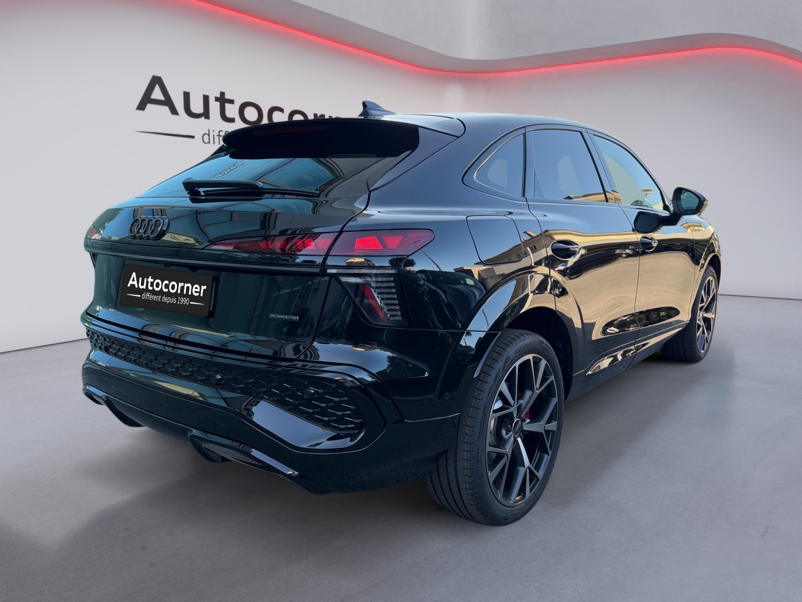 AUDI Q3 Sportback TFSI quattro 195 kW S tronic-image-4