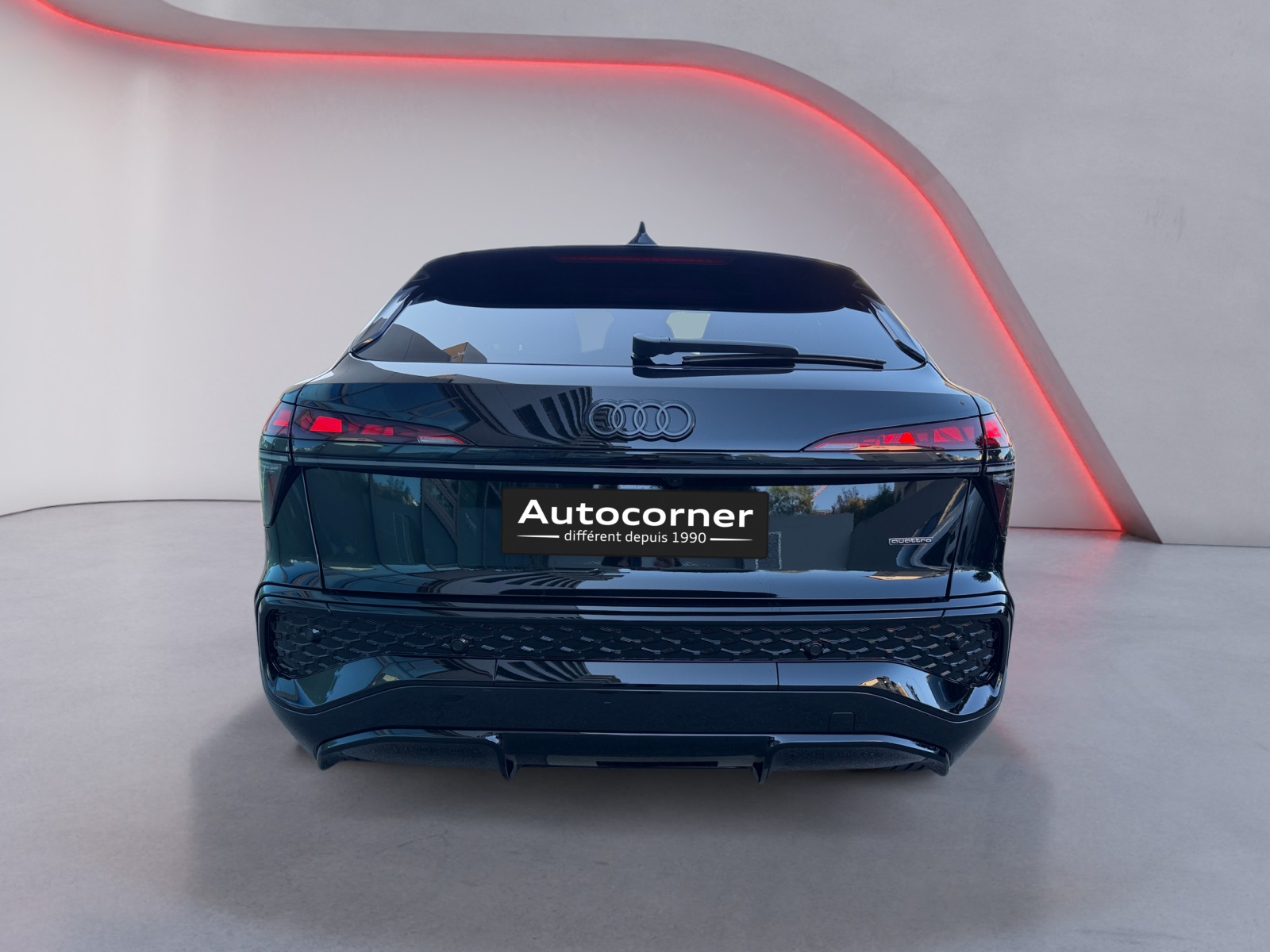 AUDI Q3 Sportback TFSI quattro 195 kW S tronic-image-3