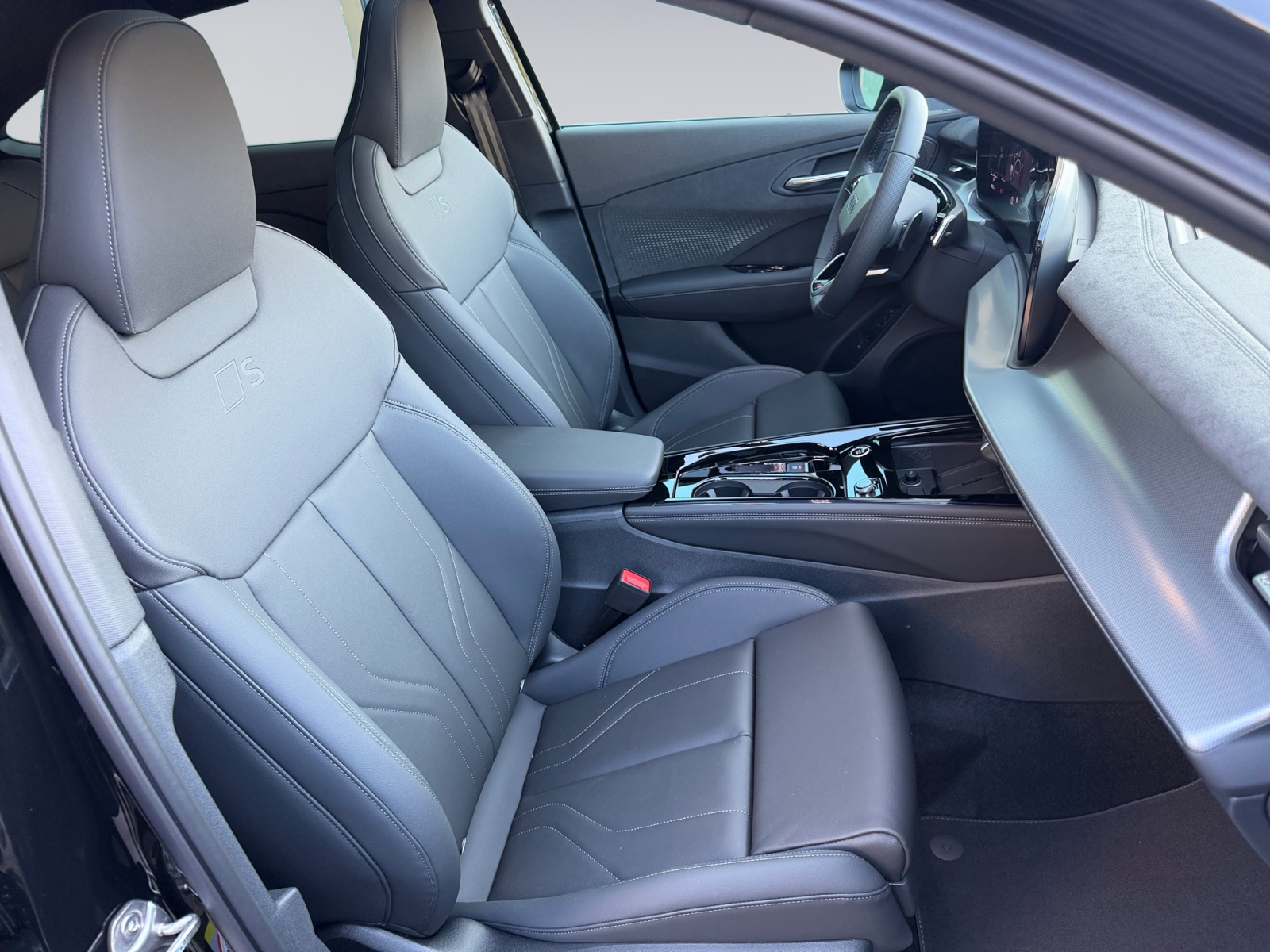 AUDI Q3 Sportback TFSI quattro 195 kW S tronic-image-12
