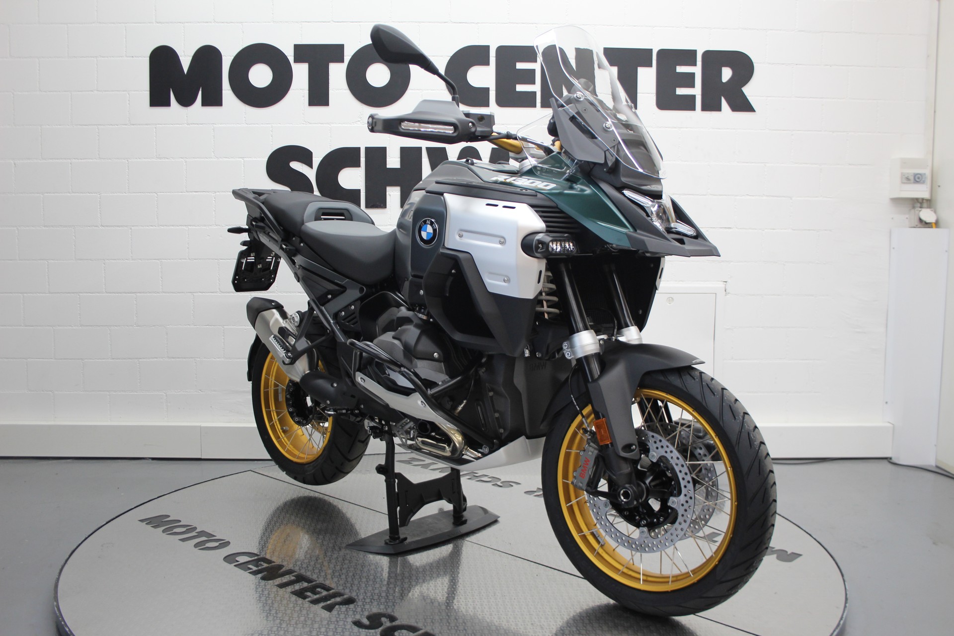 BMW R 1300 GS Adventure-showroom-element-1