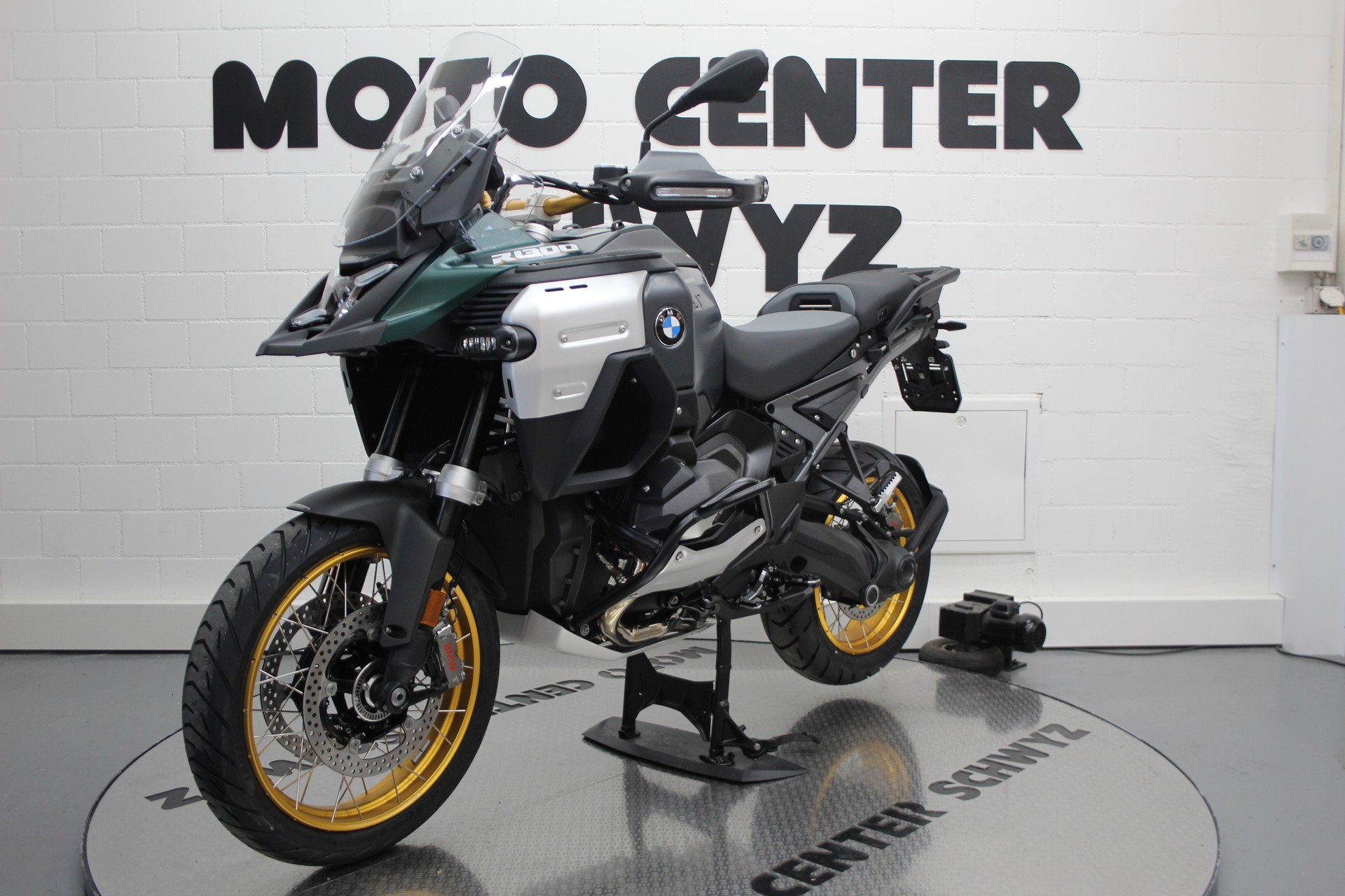 BMW R 1300 GS Adventure-showroom-element-3