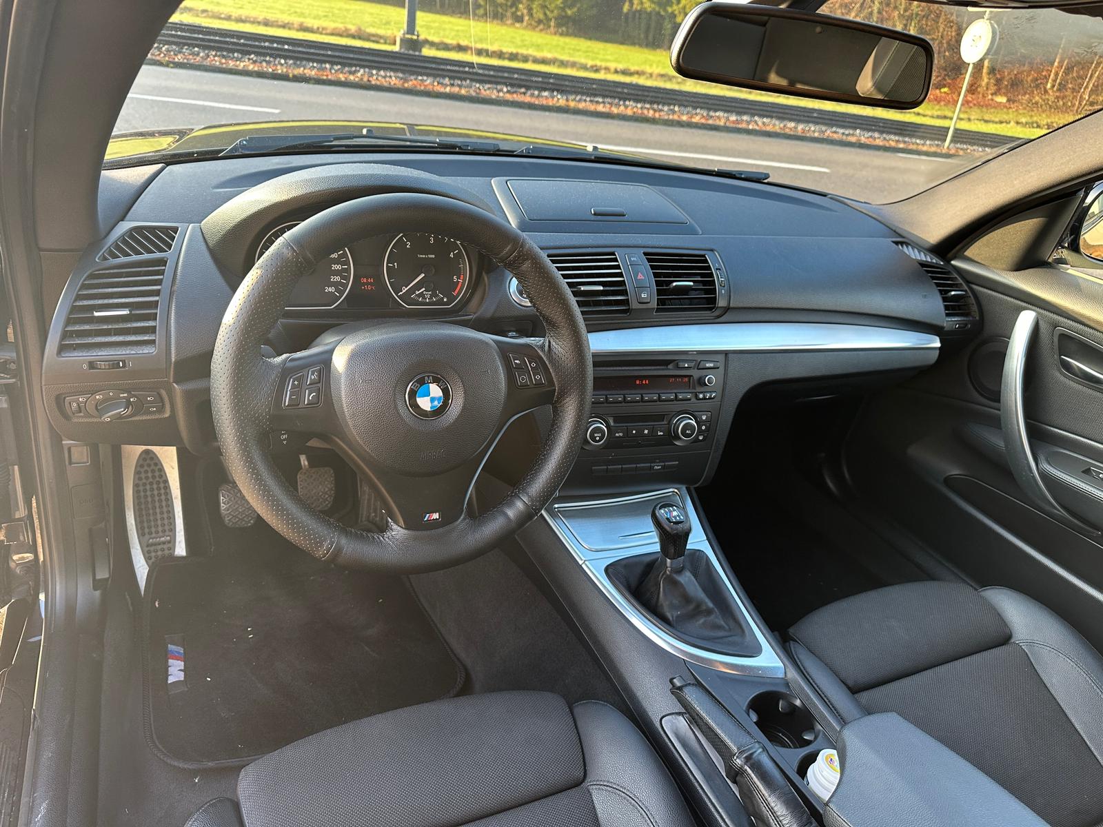 BMW 118d Coupé-image-10