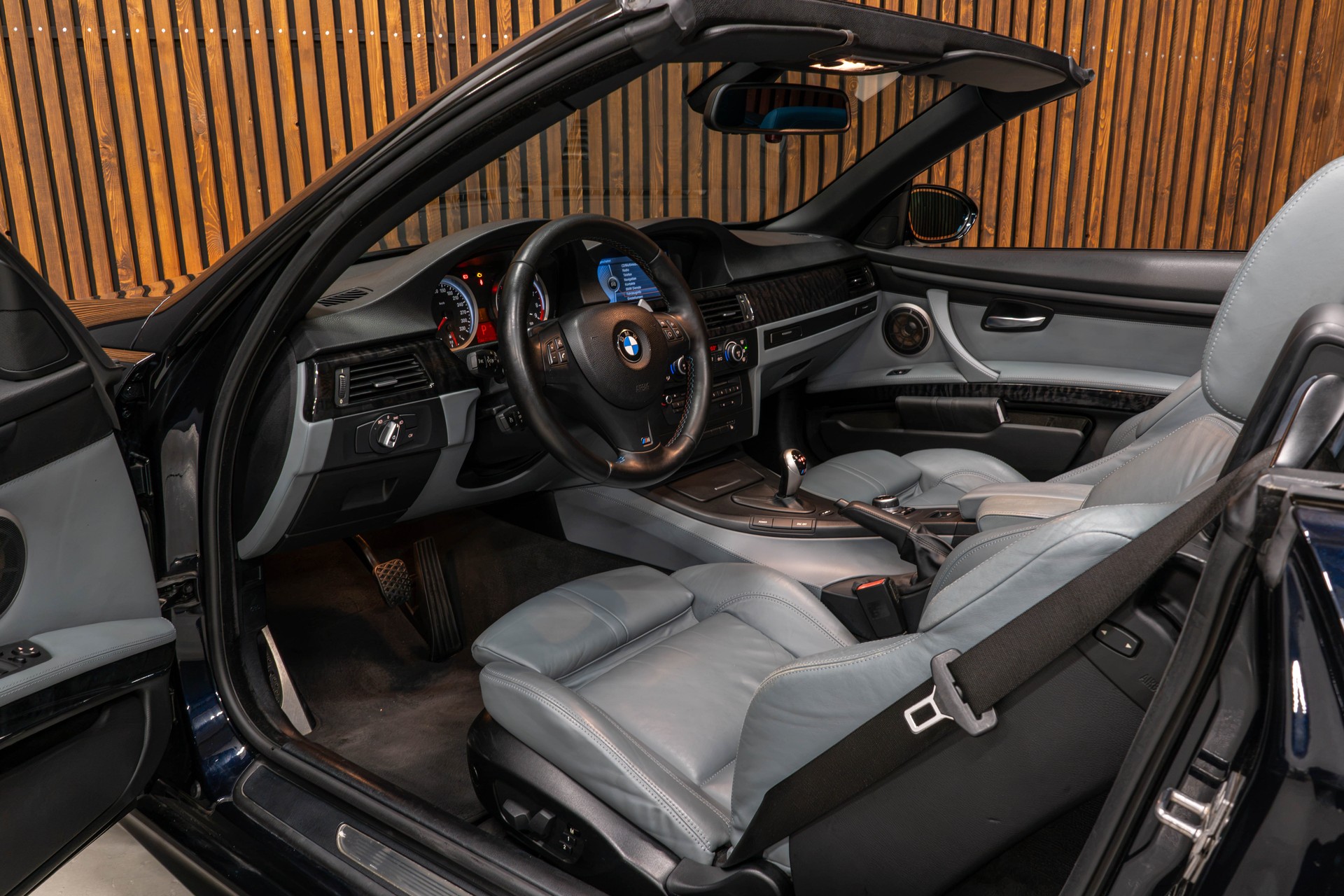 BMW M3 Cabriolet-image-7