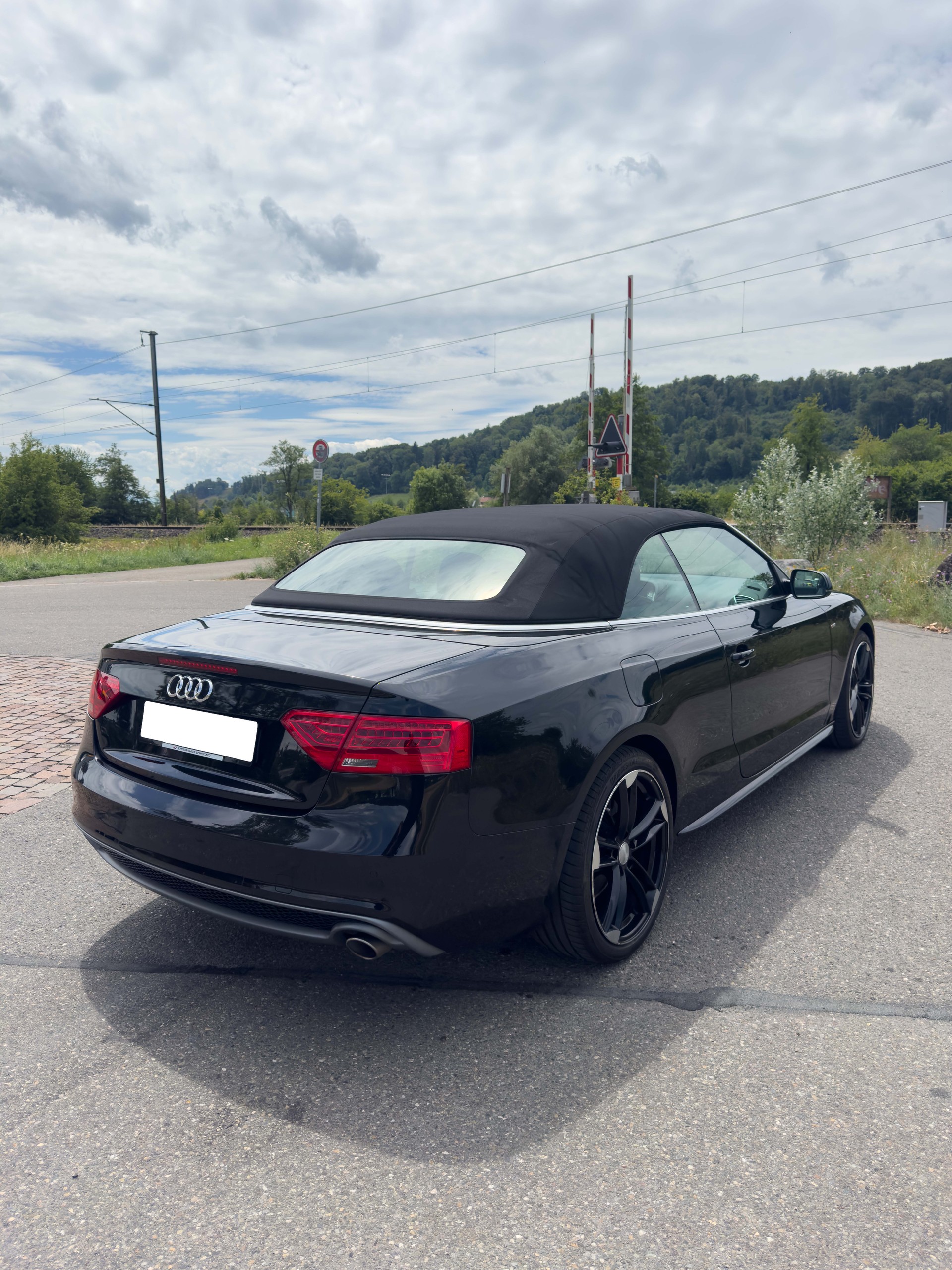 AUDI A5 Cabriolet 3.0 TDI quattro S-tronic-image-3