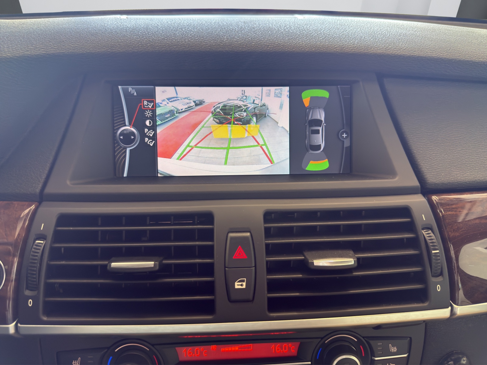 BMW X6 xDrive 50i Steptronic-image-24