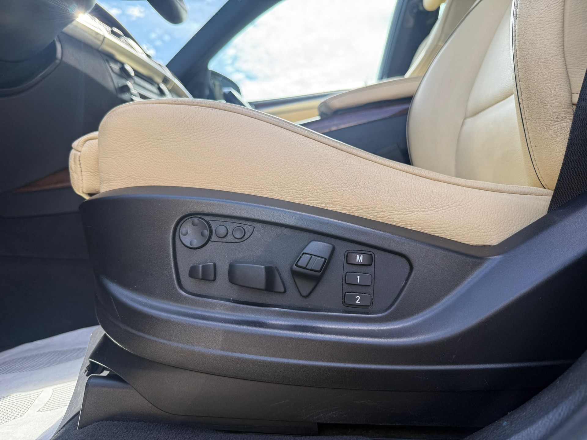 BMW X6 xDrive 50i Steptronic-image-18
