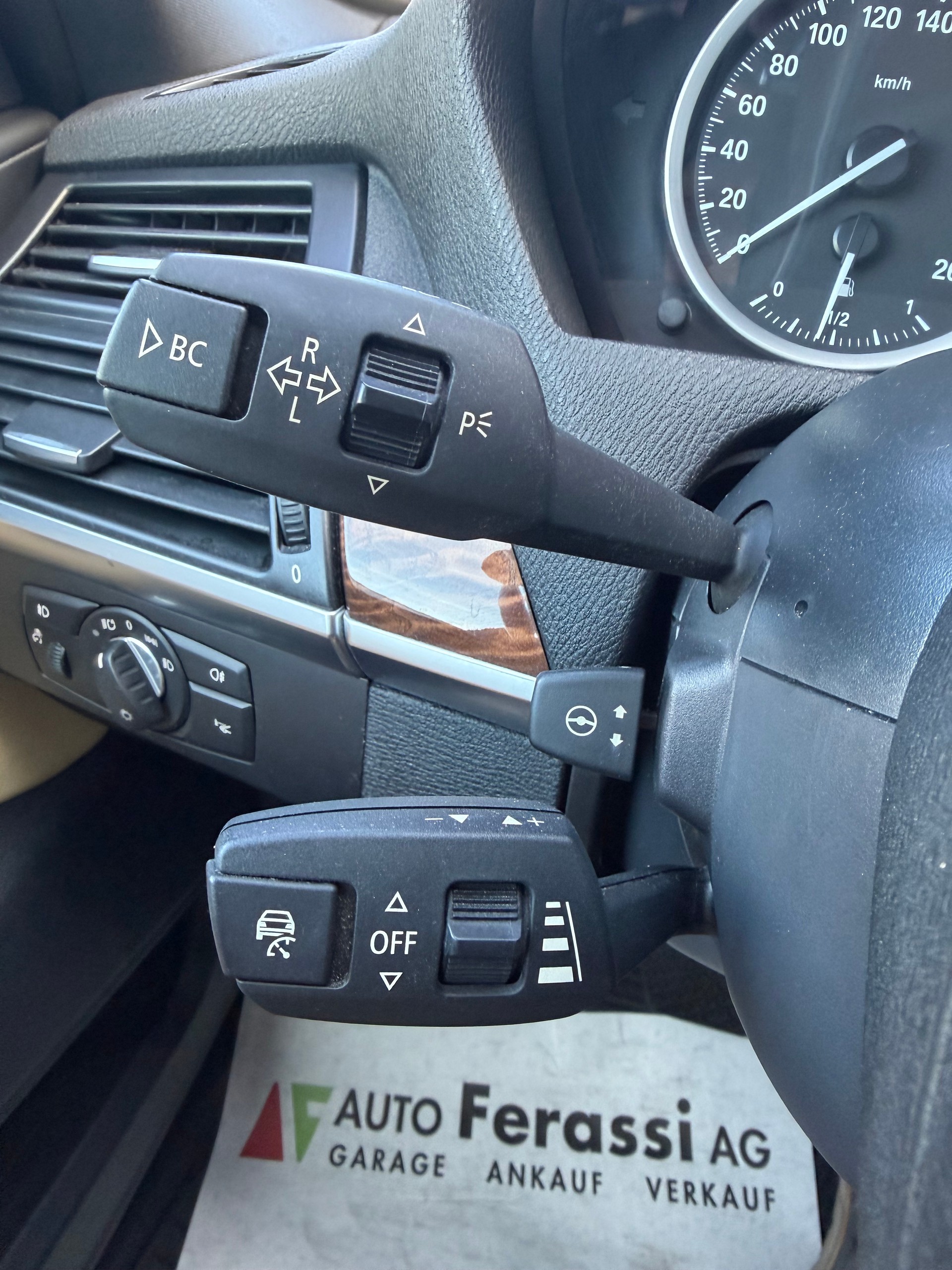 BMW X6 xDrive 50i Steptronic-image-14