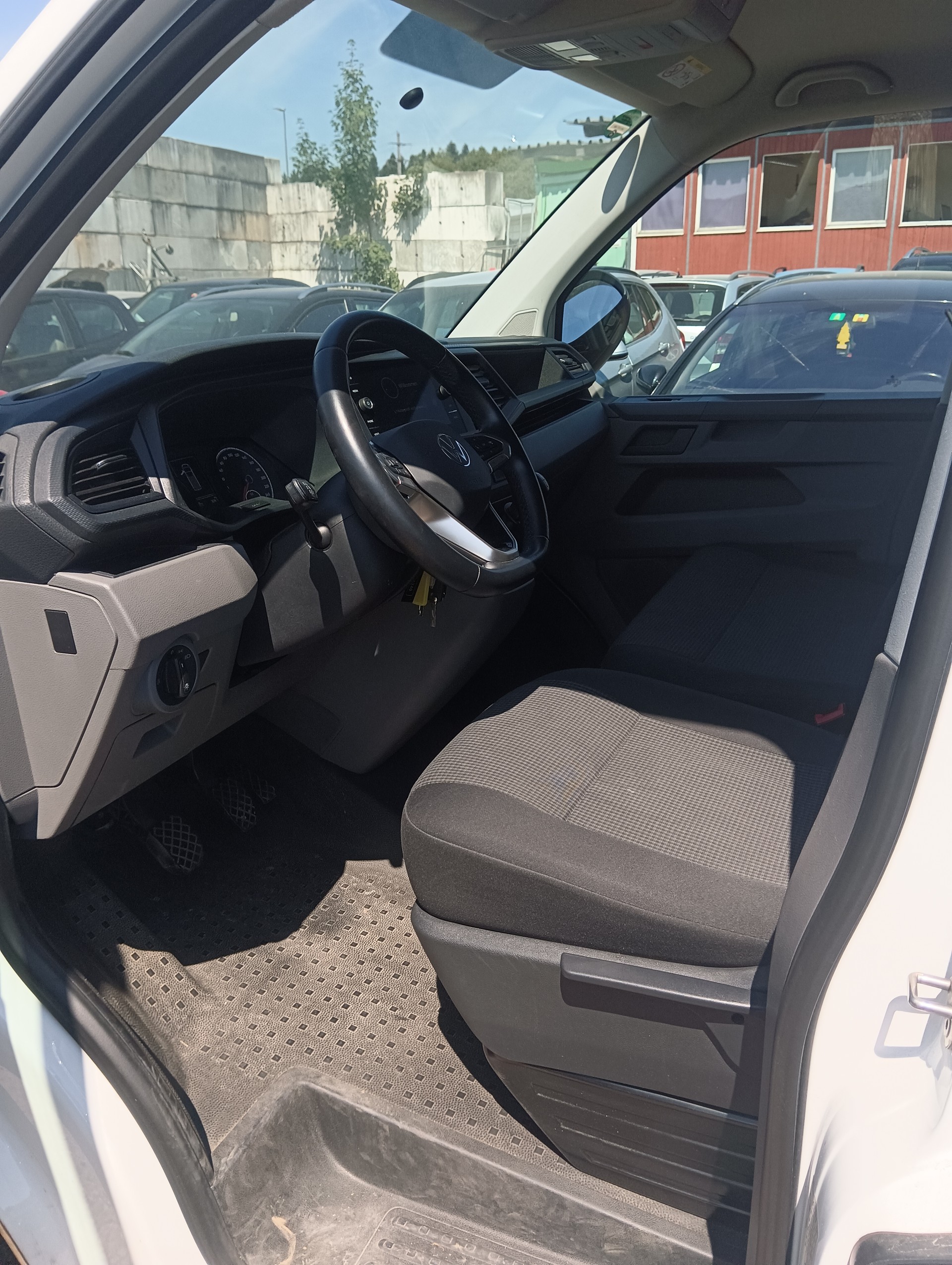 VW TRANSPORTER-image-1