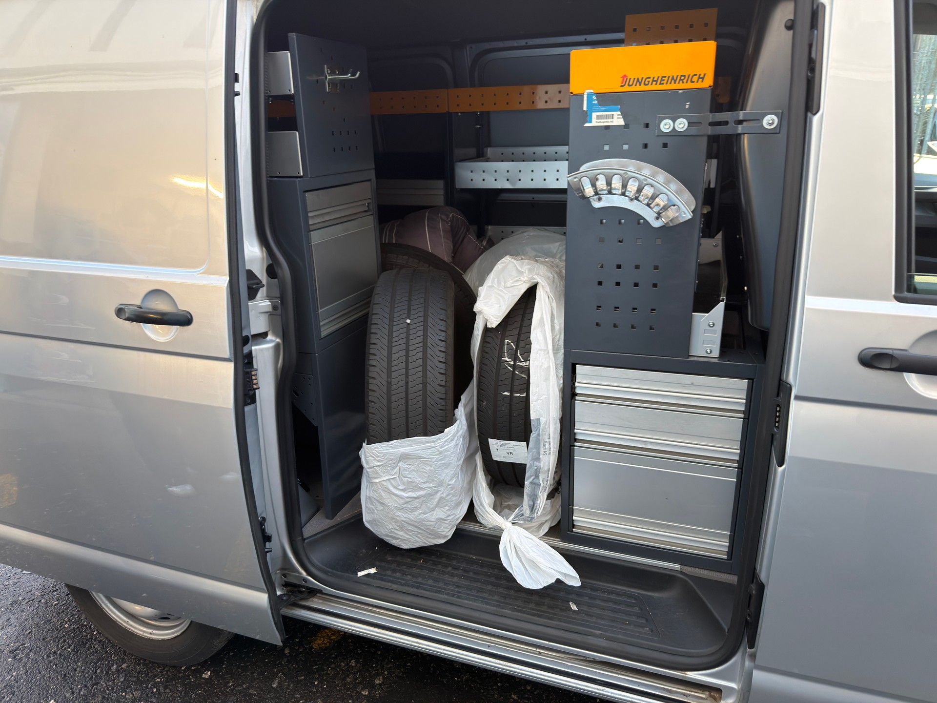 VW T6.1 2.0 TDI-image-6