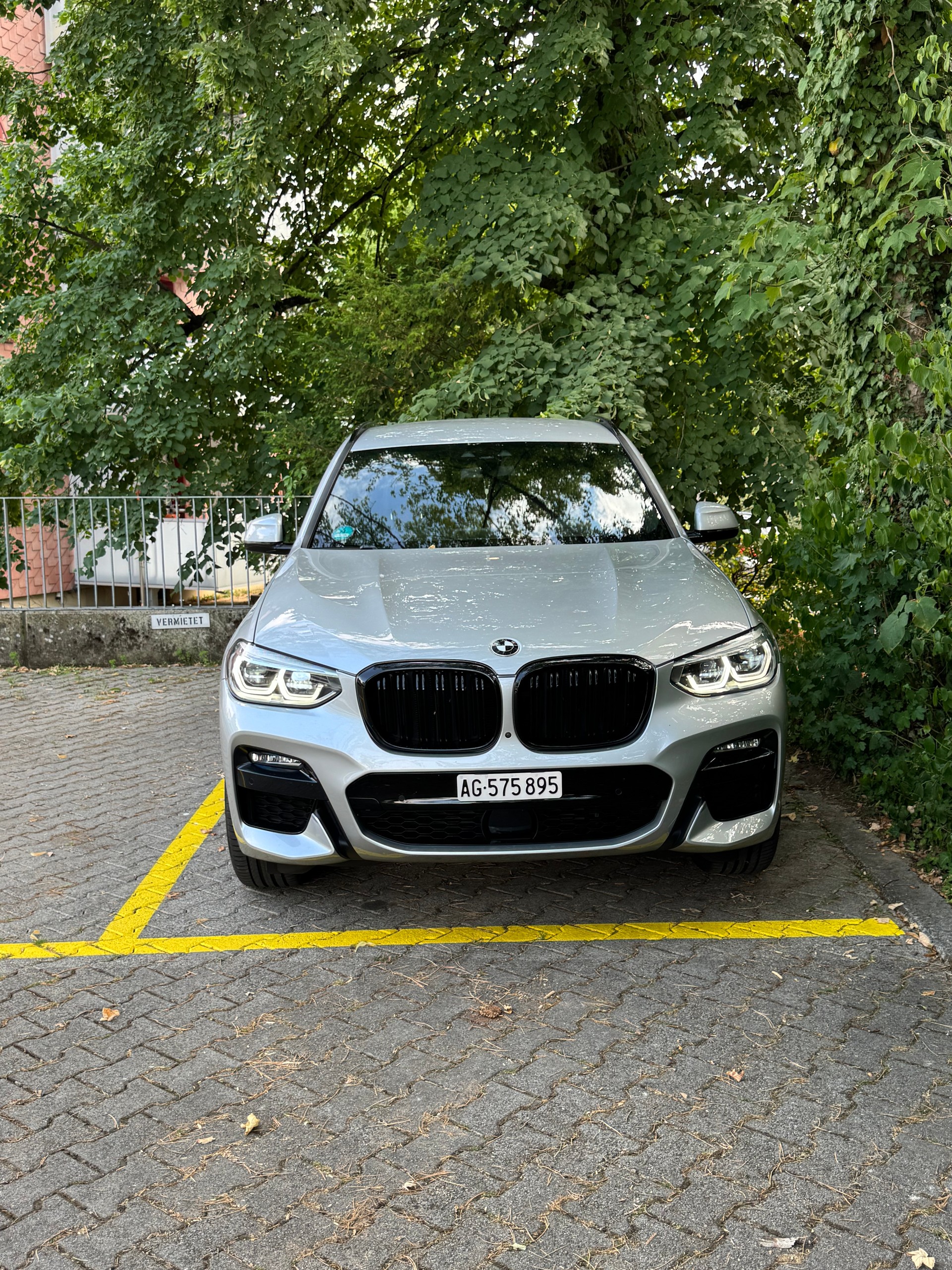BMW 20i xDrive-image-4