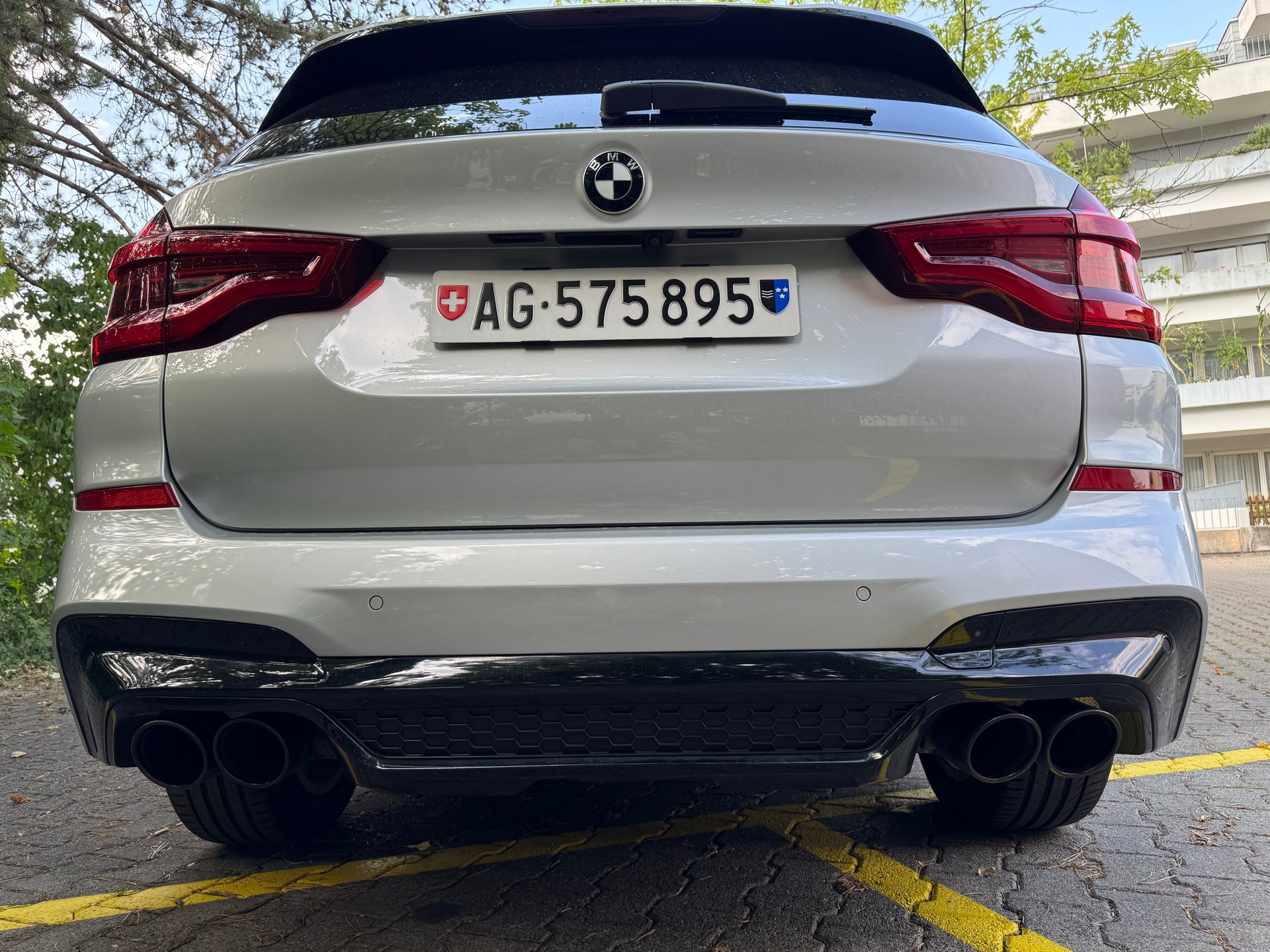 BMW 20i xDrive-image-1