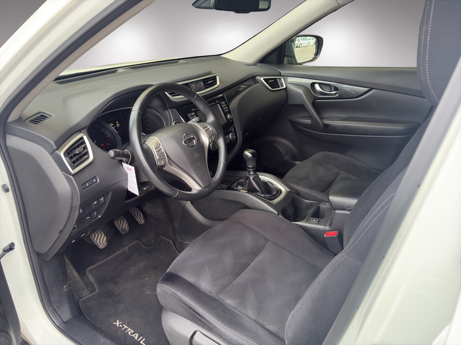 NISSAN X-Trail 1.6 DIG-T Acenta-image-5