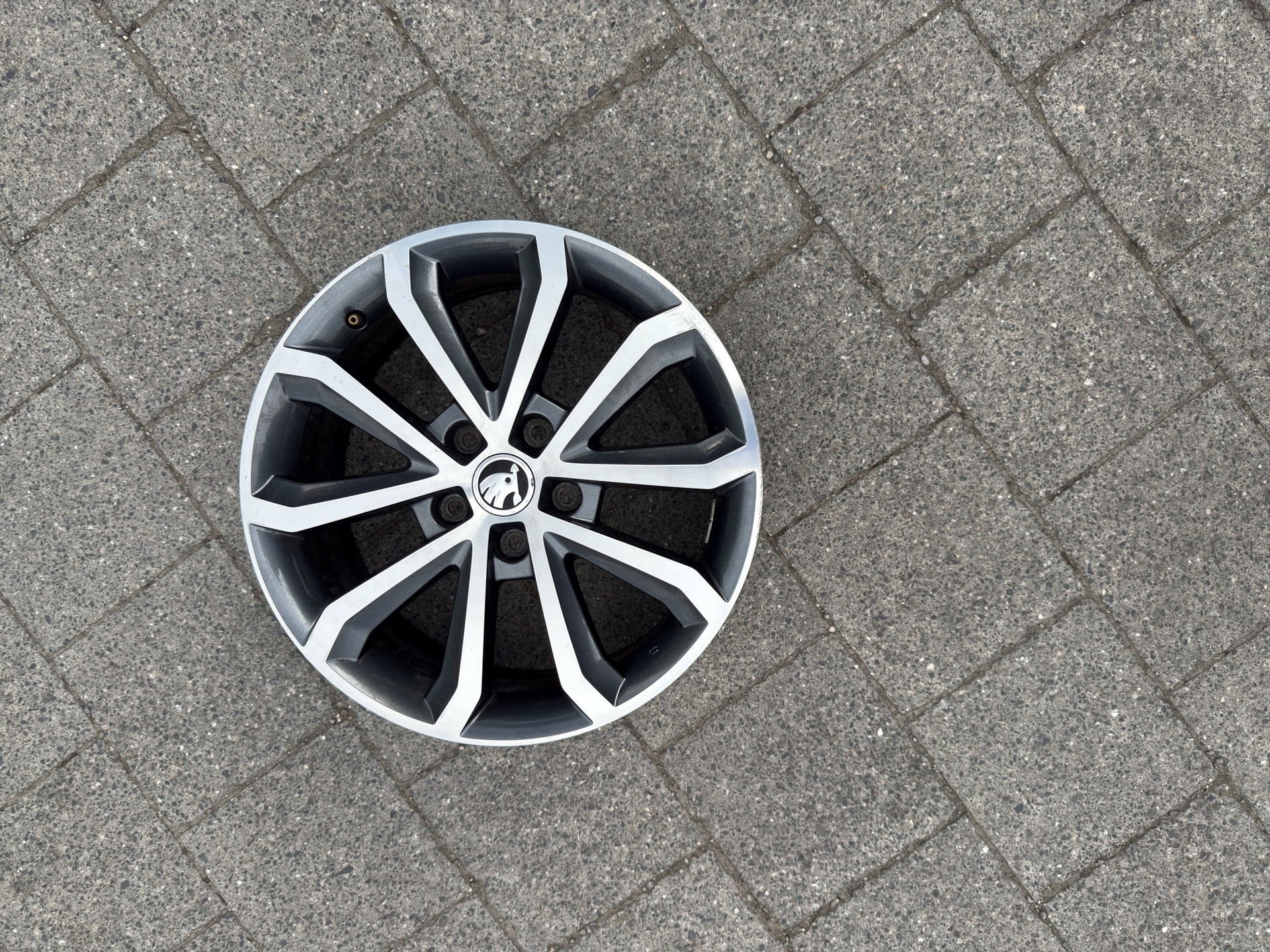 SKODA Octavia Combi 2.0 TDI Ambition 4x4 DSG-image-17