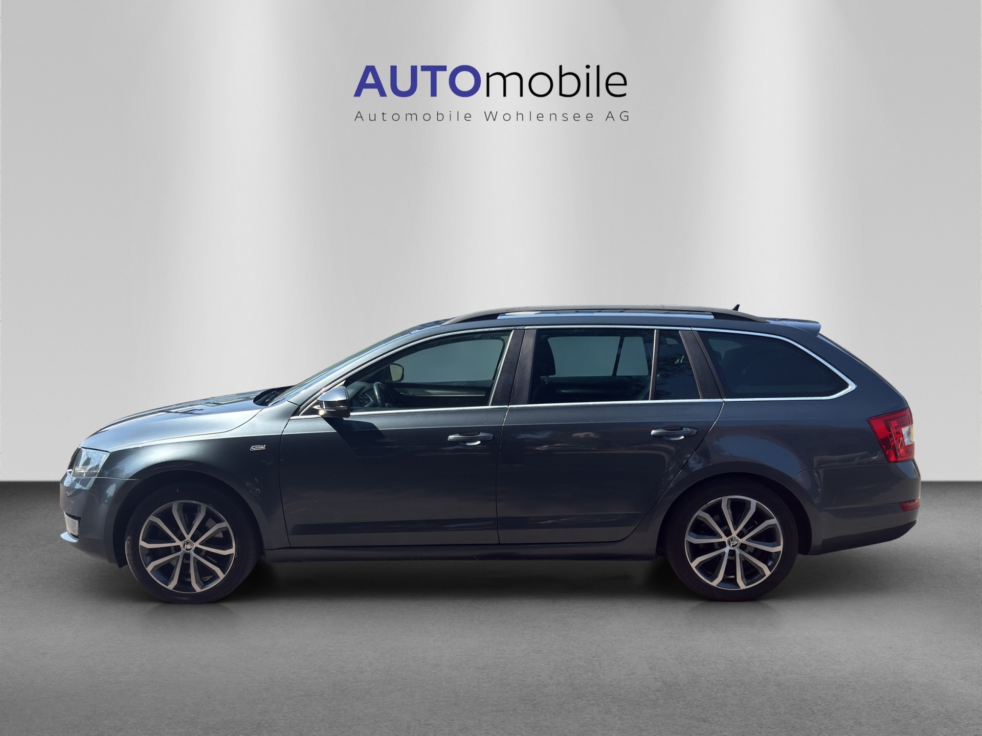 SKODA Octavia Combi 2.0 TDI Ambition 4x4 DSG-image-0
