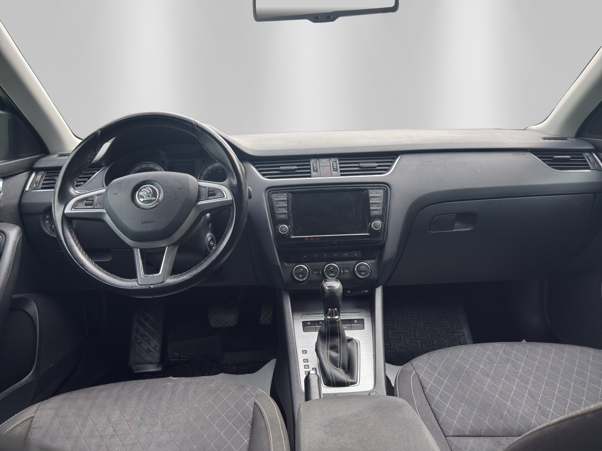 SKODA Octavia Combi 2.0 TDI Ambition 4x4 DSG-image-12