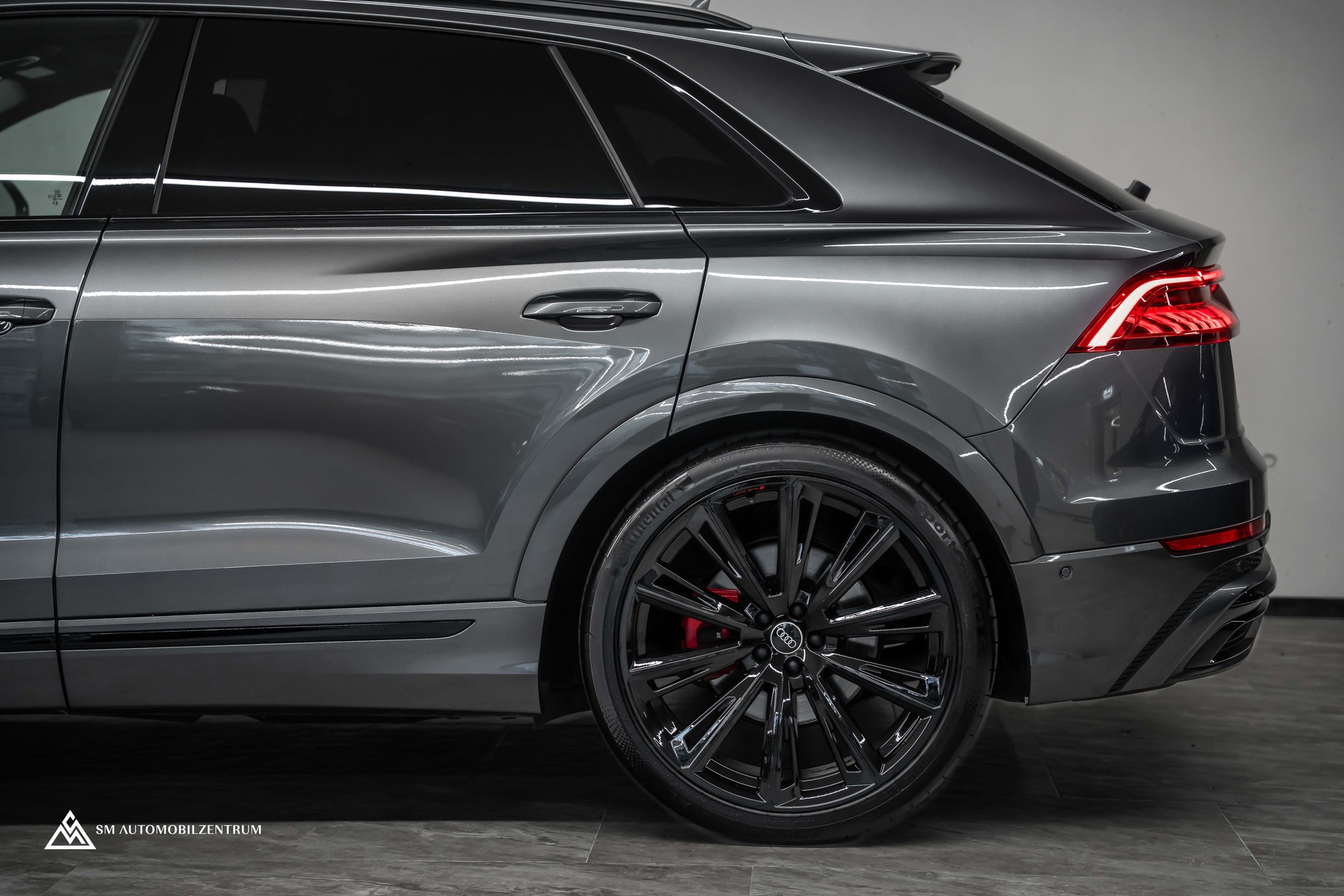 AUDI Q8 3.0 55 TFSI Black Edition quattro T-Tronic S-Line / Vollausstattung-image-6