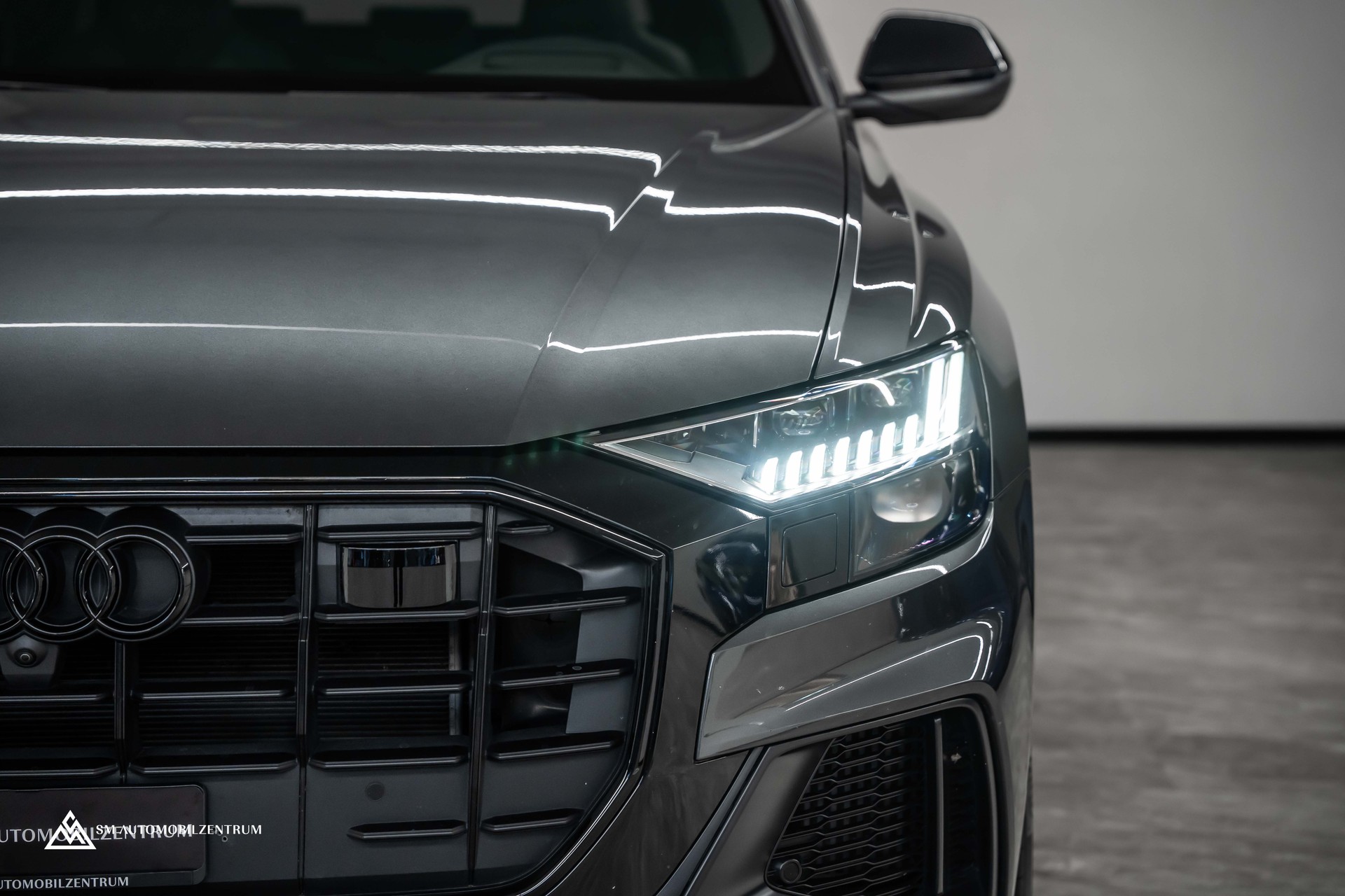AUDI Q8 3.0 55 TFSI Black Edition quattro T-Tronic S-Line / Vollausstattung-image-3