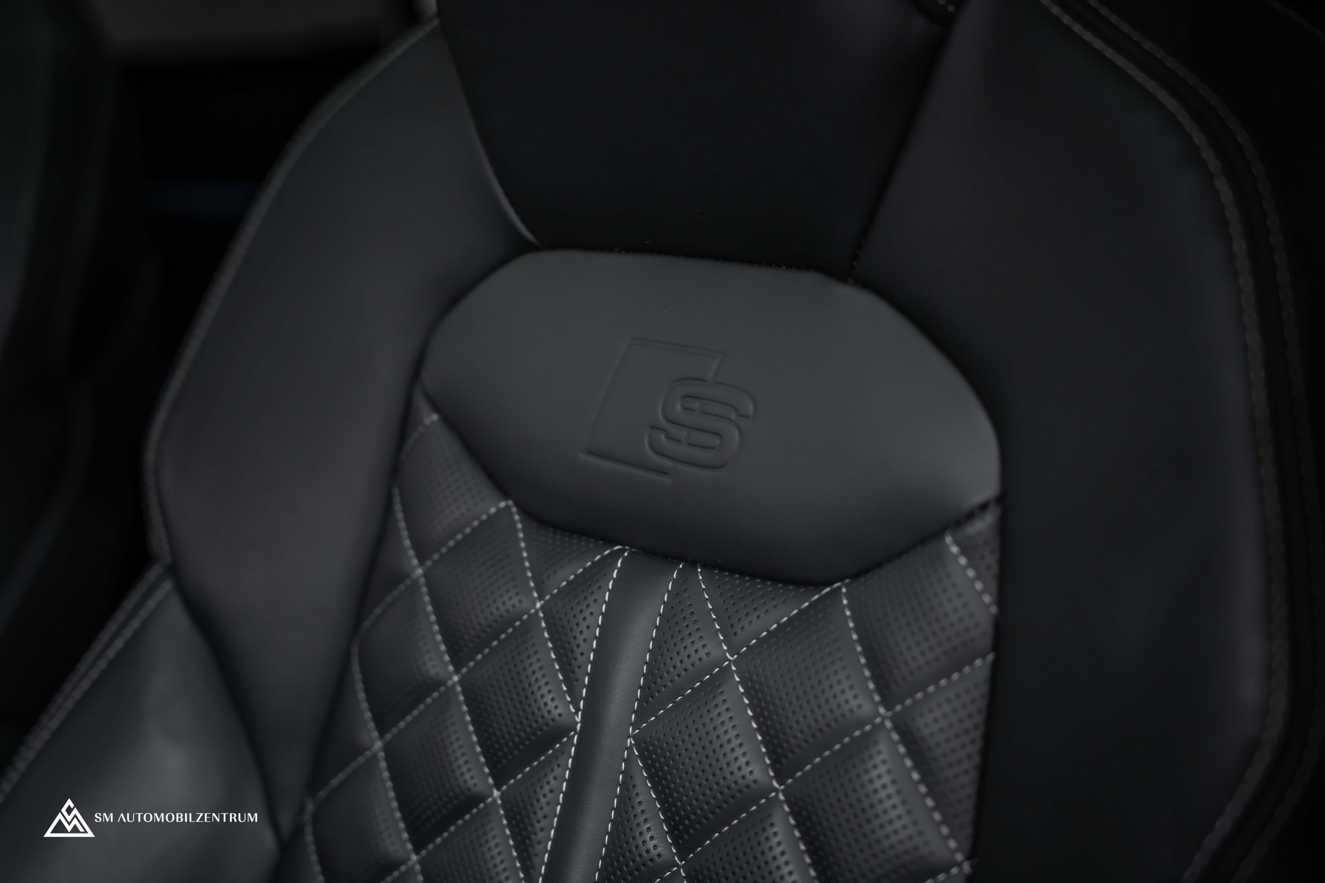 AUDI Q8 3.0 55 TFSI Black Edition quattro T-Tronic S-Line / Vollausstattung-image-19