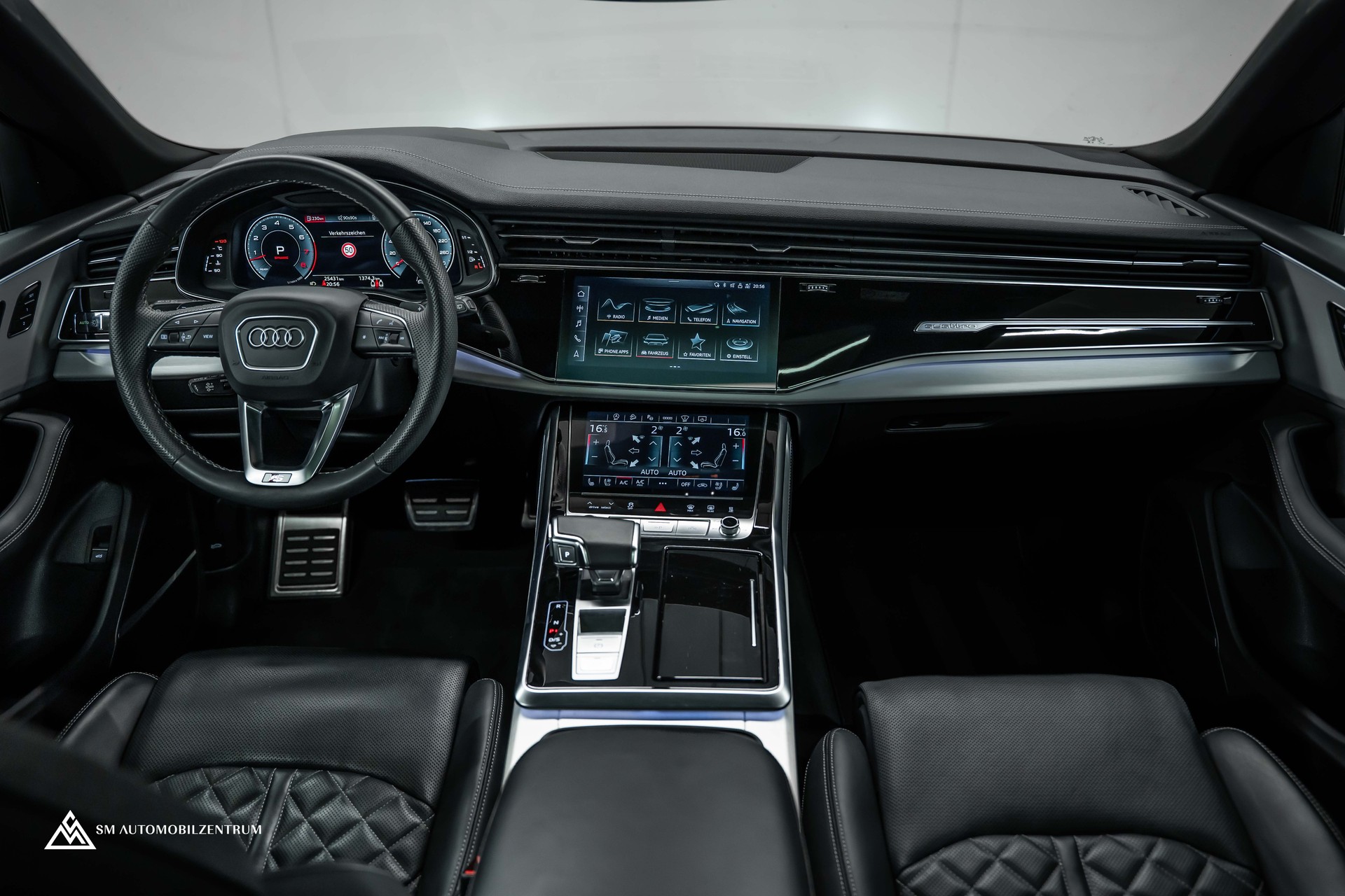 AUDI Q8 3.0 55 TFSI Black Edition quattro T-Tronic S-Line / Vollausstattung-image-14