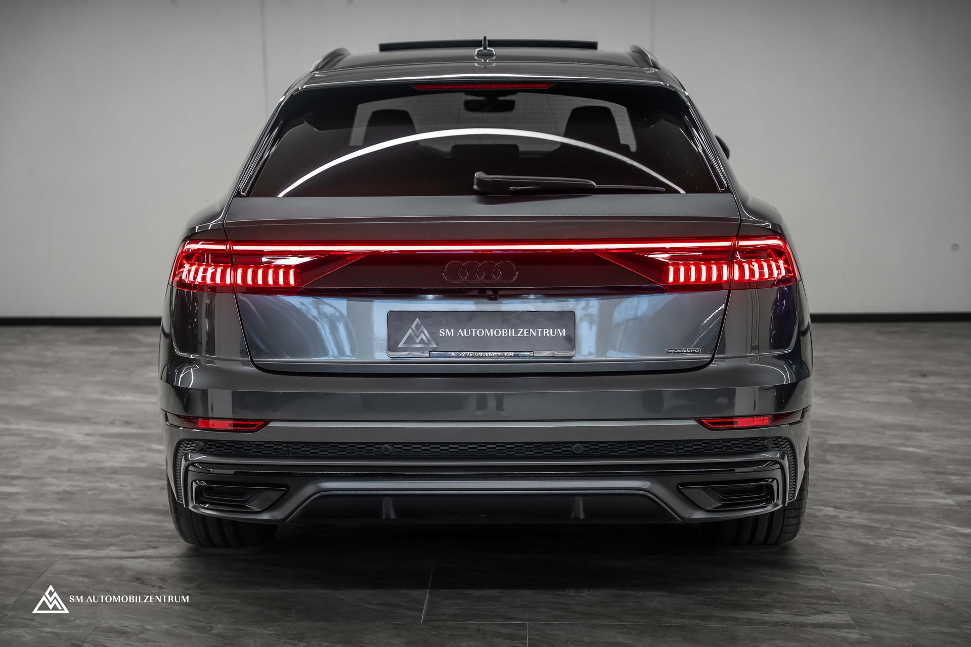 AUDI Q8 3.0 55 TFSI Black Edition quattro T-Tronic S-Line / Vollausstattung-image-11