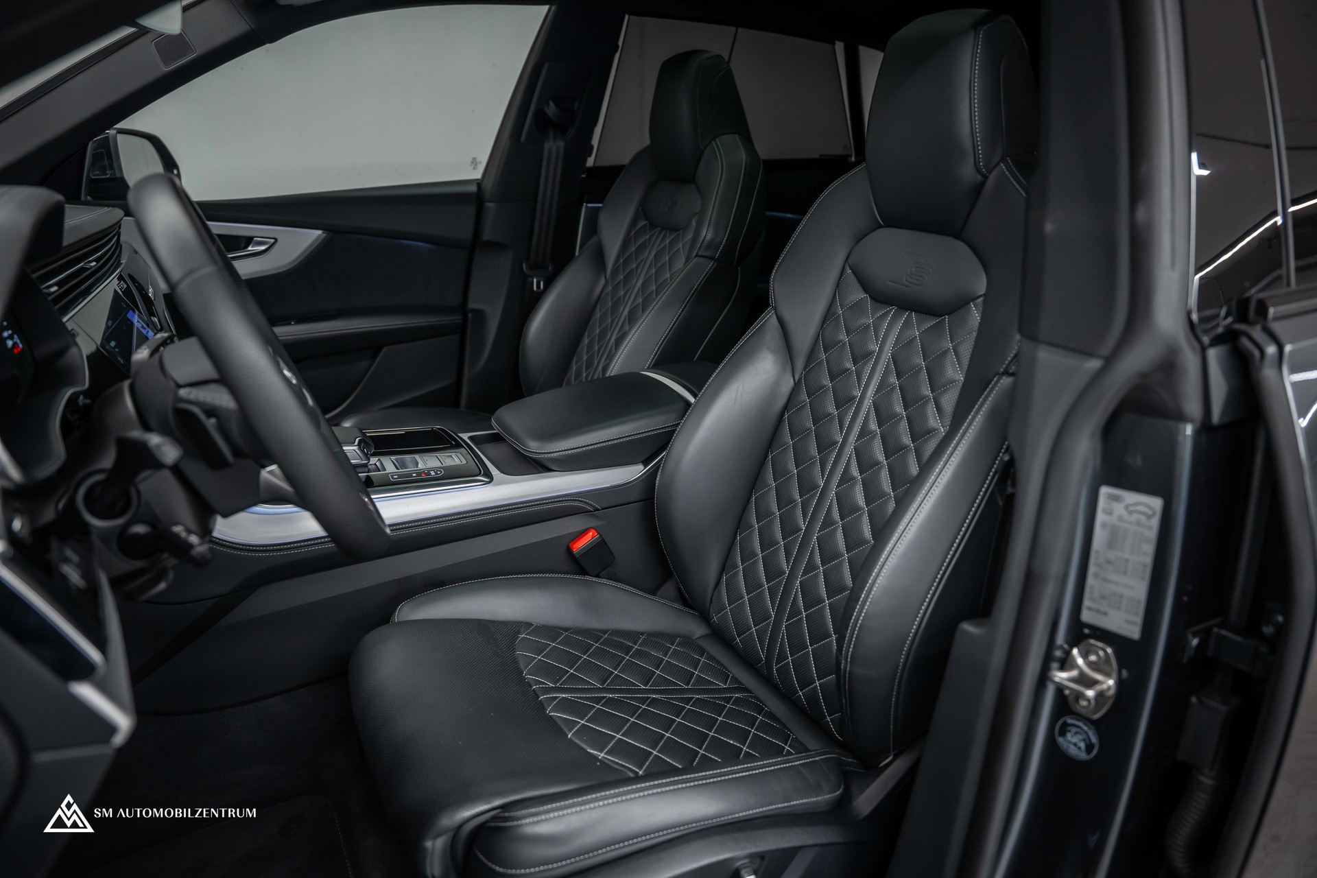 AUDI Q8 3.0 55 TFSI Black Edition quattro T-Tronic S-Line / Vollausstattung-image-18
