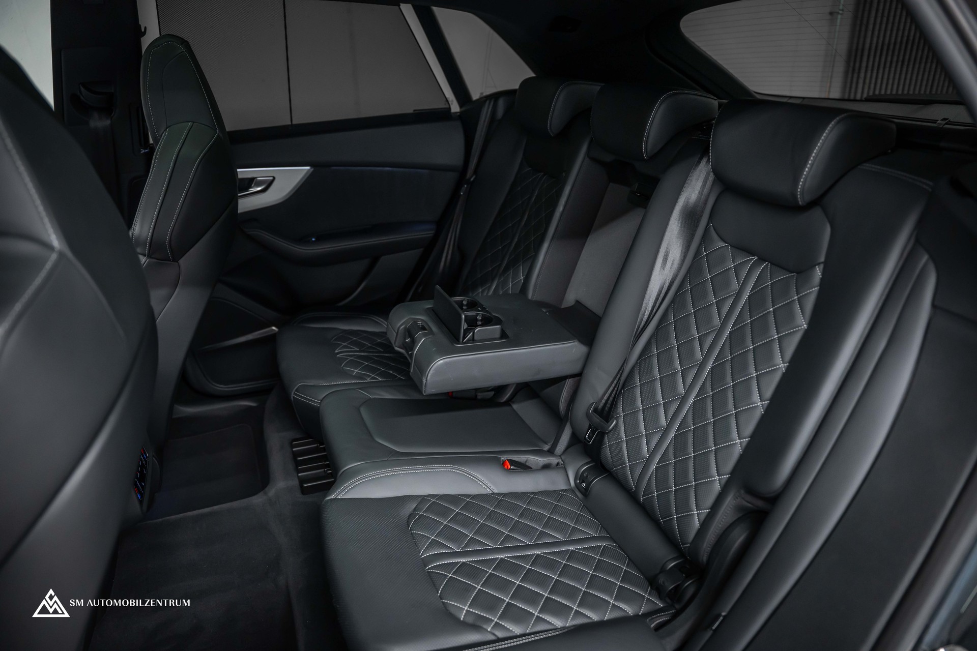 AUDI Q8 3.0 55 TFSI Black Edition quattro T-Tronic S-Line / Vollausstattung-image-25