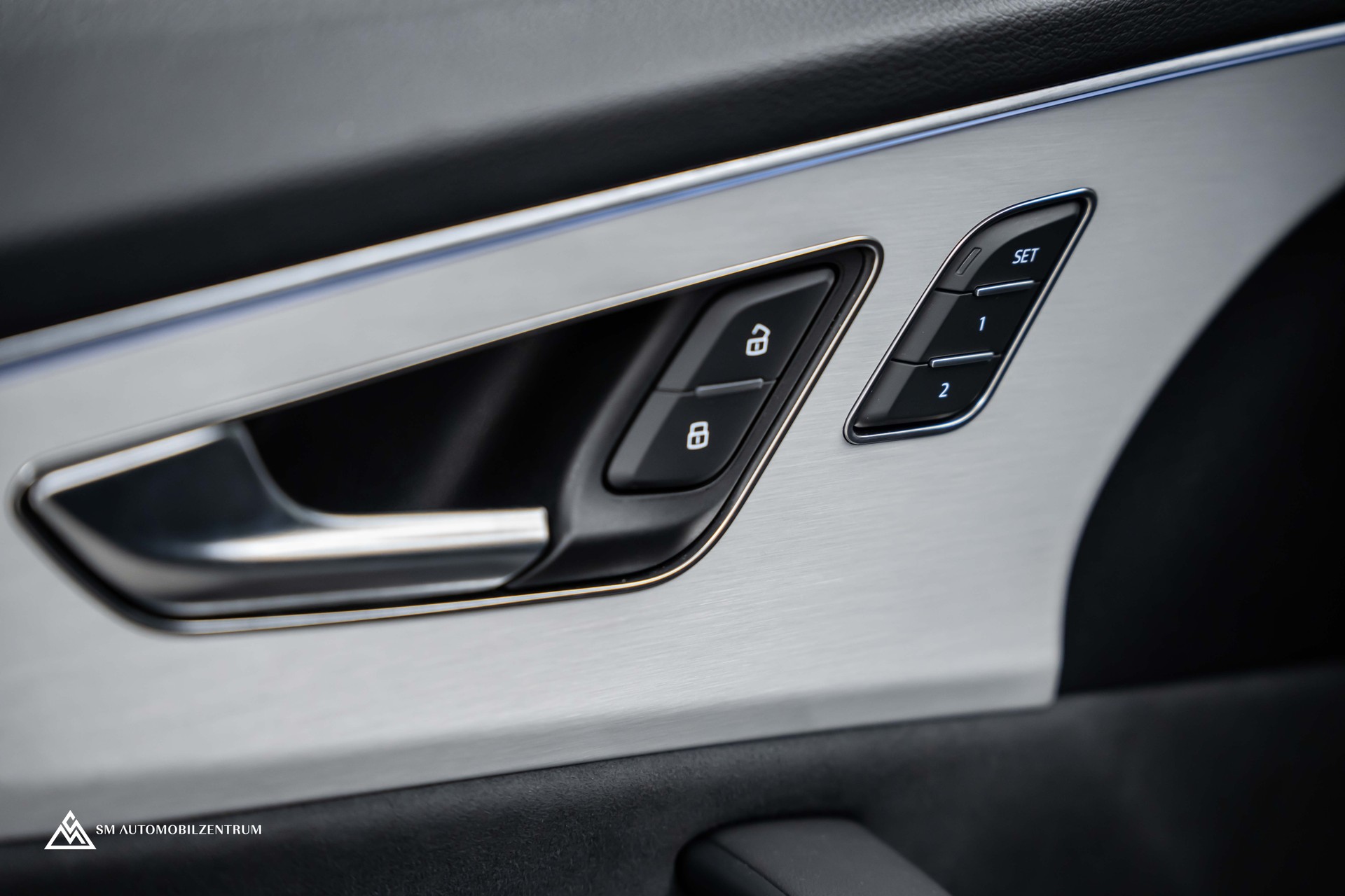 AUDI Q8 3.0 55 TFSI Black Edition quattro T-Tronic S-Line / Vollausstattung-image-20