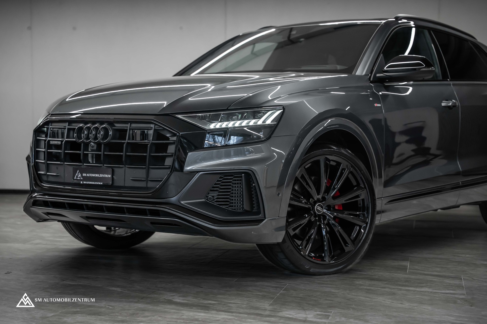 AUDI Q8 3.0 55 TFSI Black Edition quattro T-Tronic S-Line / Vollausstattung-image-1