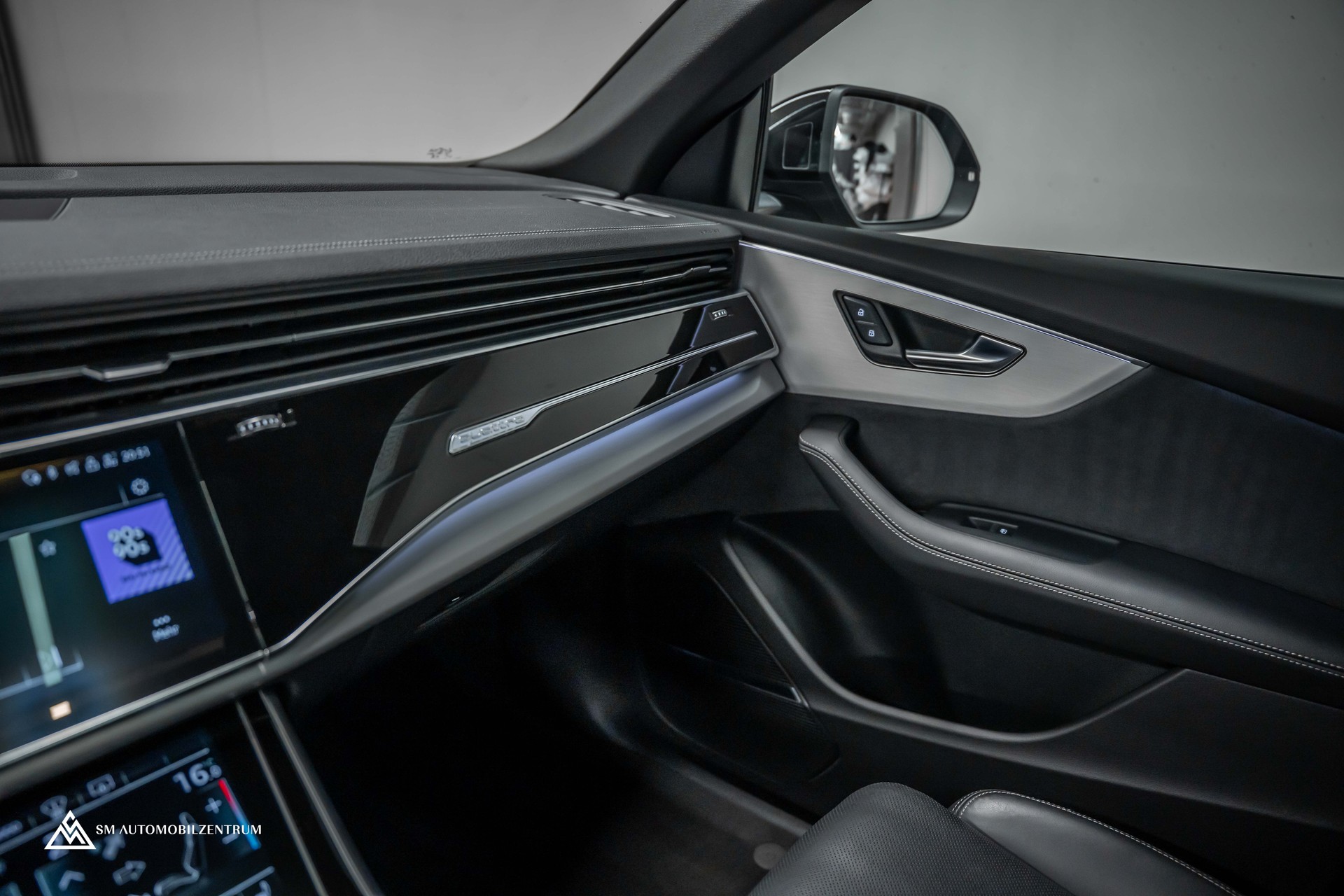 AUDI Q8 3.0 55 TFSI Black Edition quattro T-Tronic S-Line / Vollausstattung-image-36