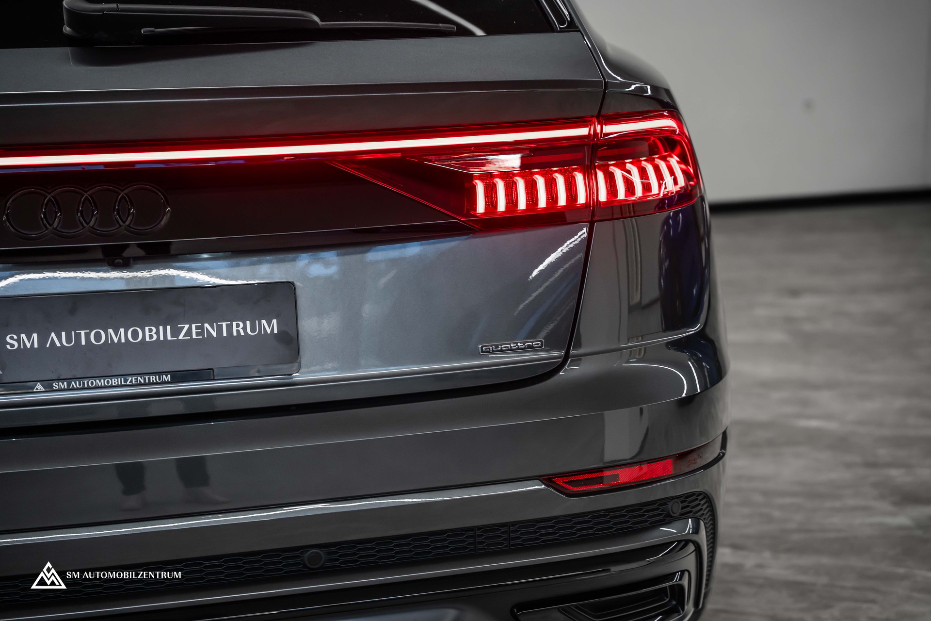 AUDI Q8 3.0 55 TFSI Black Edition quattro T-Tronic S-Line / Vollausstattung-image-12