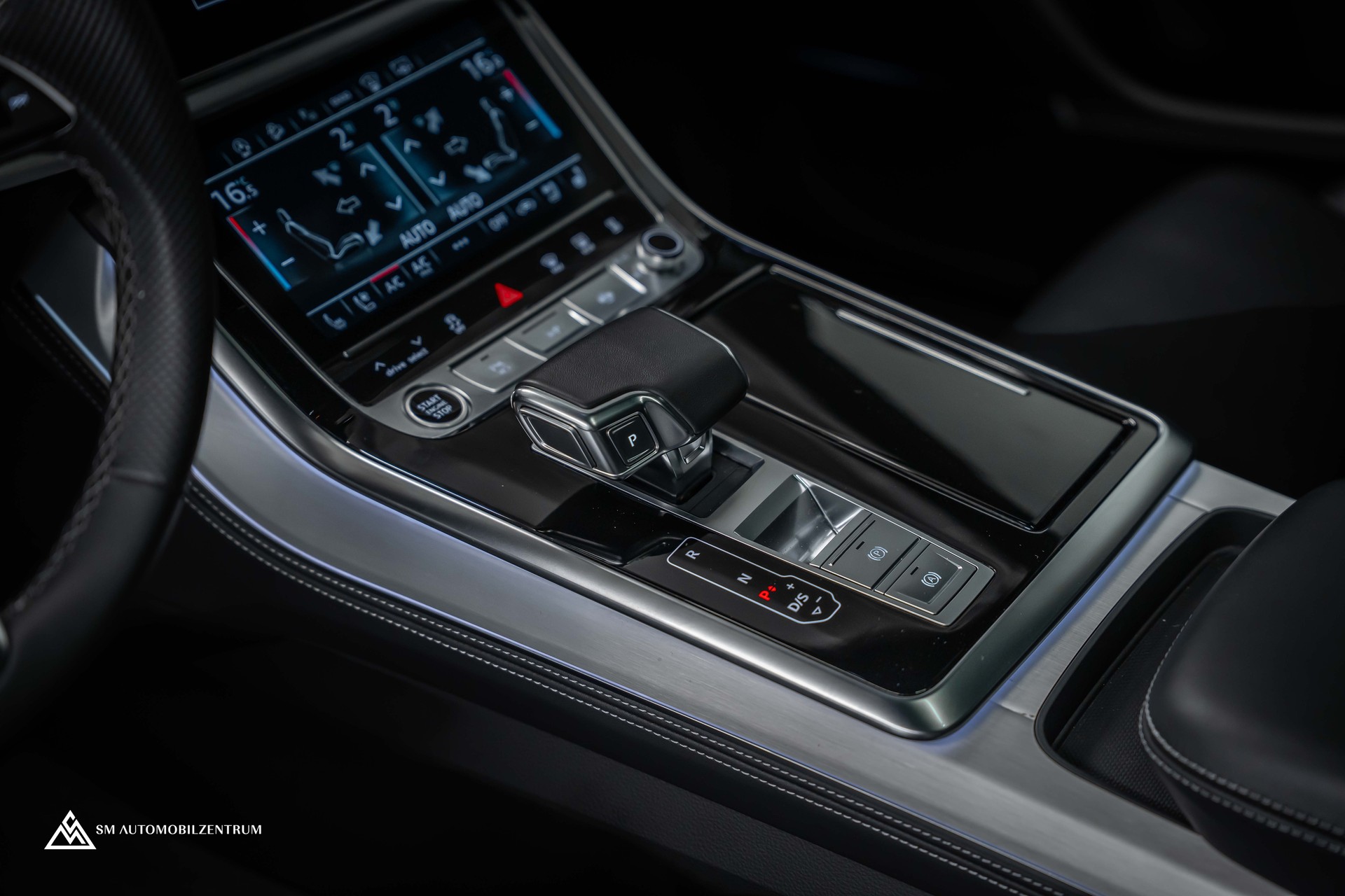 AUDI Q8 3.0 55 TFSI Black Edition quattro T-Tronic S-Line / Vollausstattung-image-15