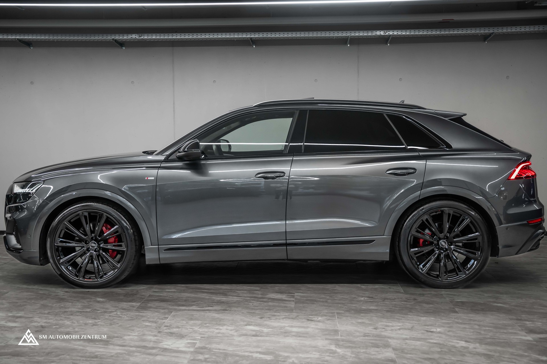 AUDI Q8 3.0 55 TFSI Black Edition quattro T-Tronic S-Line / Vollausstattung-image-4