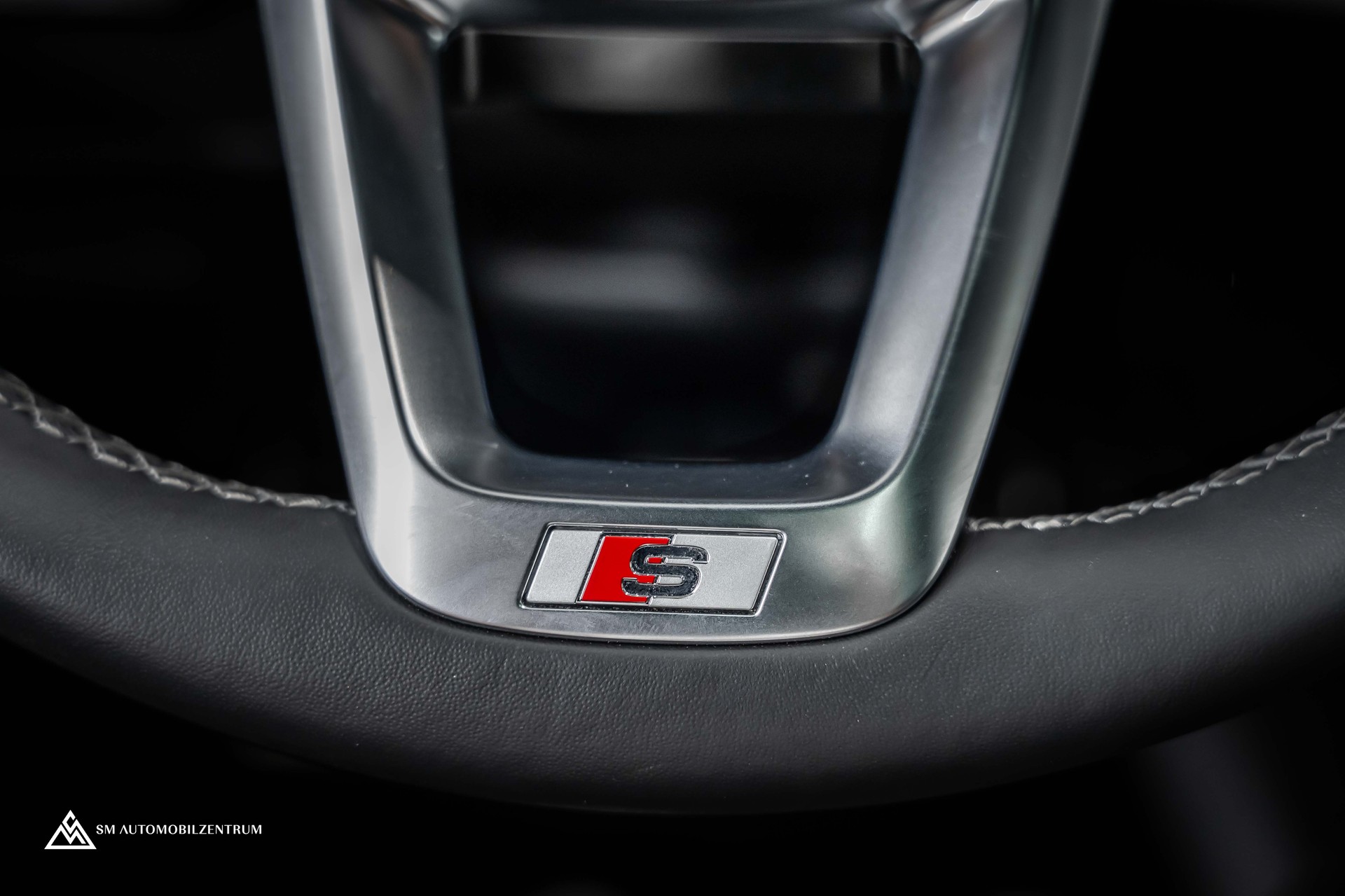 AUDI Q8 3.0 55 TFSI Black Edition quattro T-Tronic S-Line / Vollausstattung-image-30