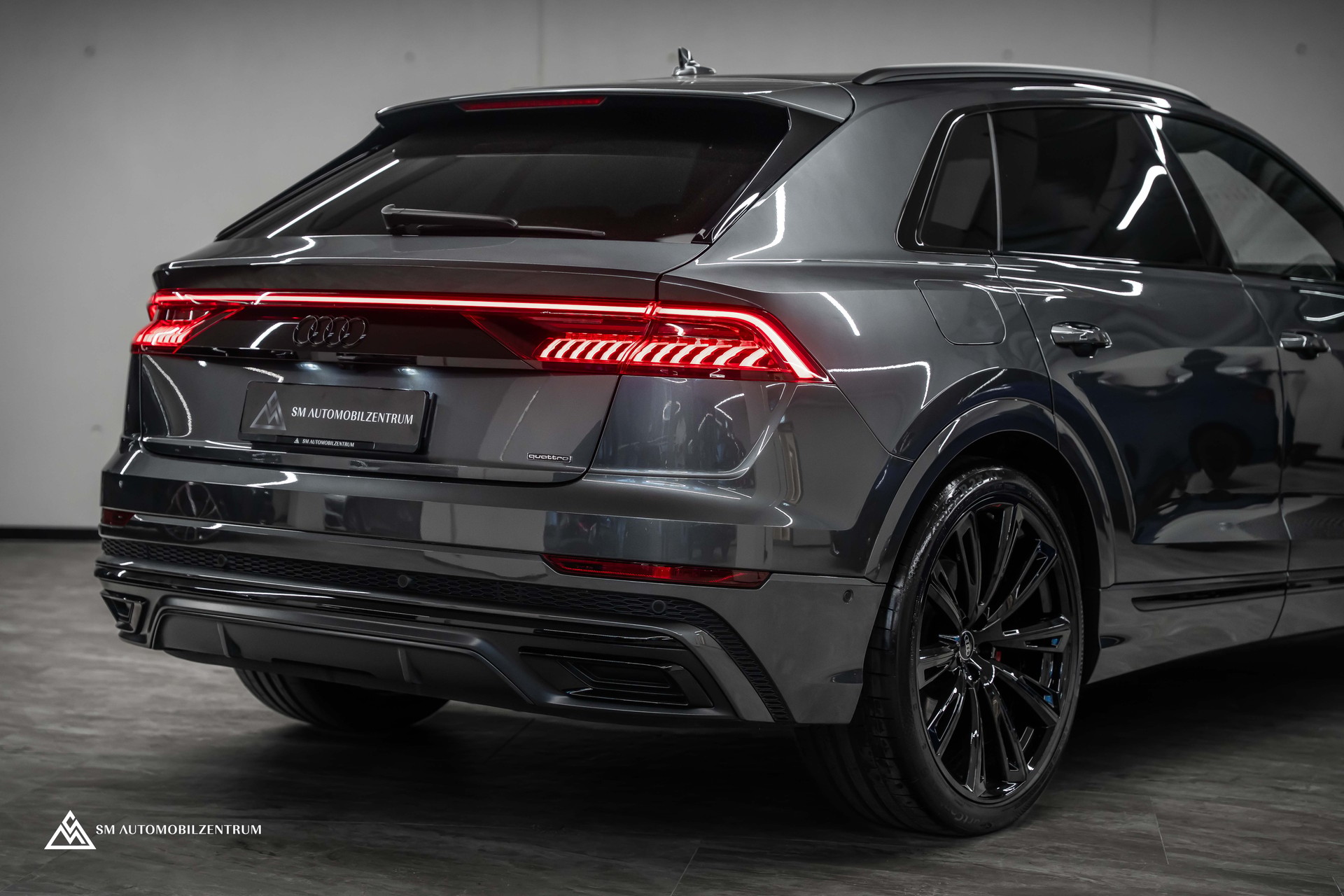 AUDI Q8 3.0 55 TFSI Black Edition quattro T-Tronic S-Line / Vollausstattung-image-10