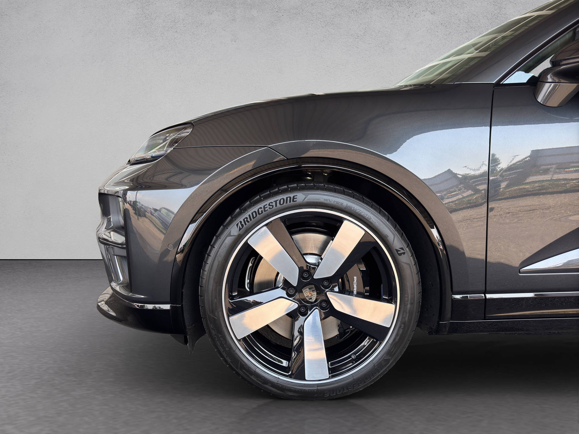 PORSCHE Macan Turbo-image-15