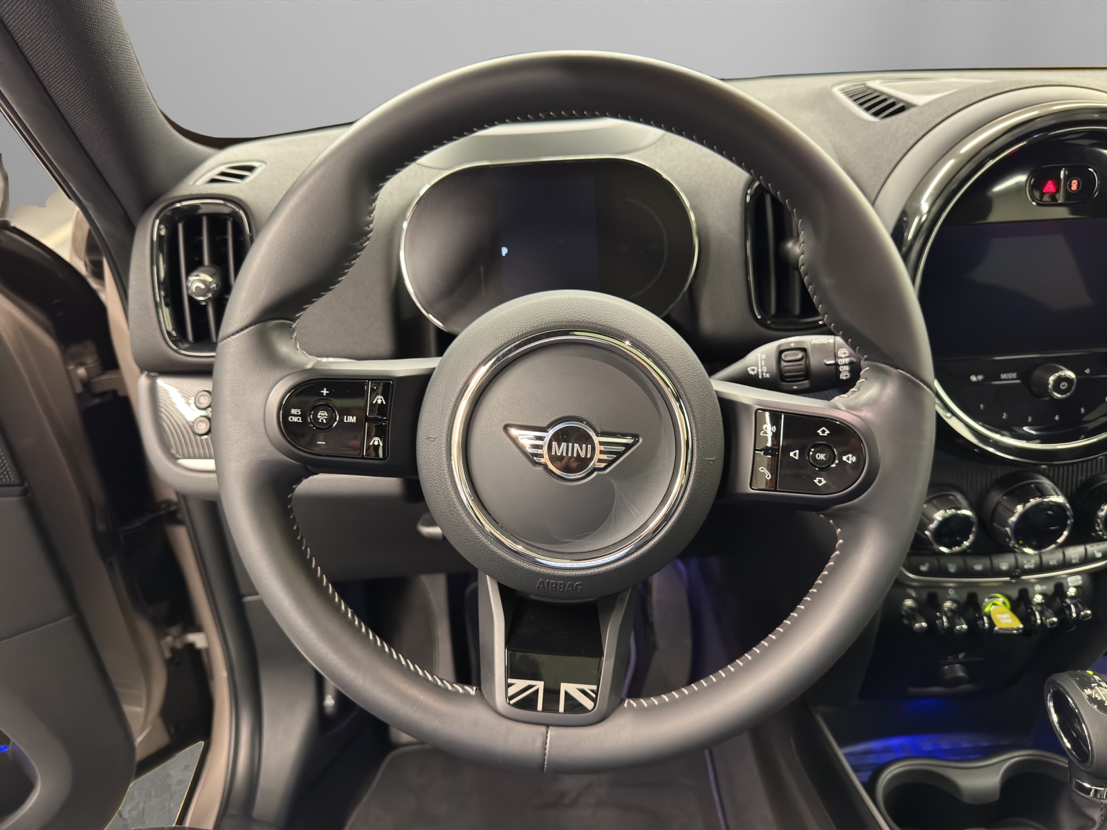 MINI Countryman F60 1.5i Cooper S E ALL4-image-16