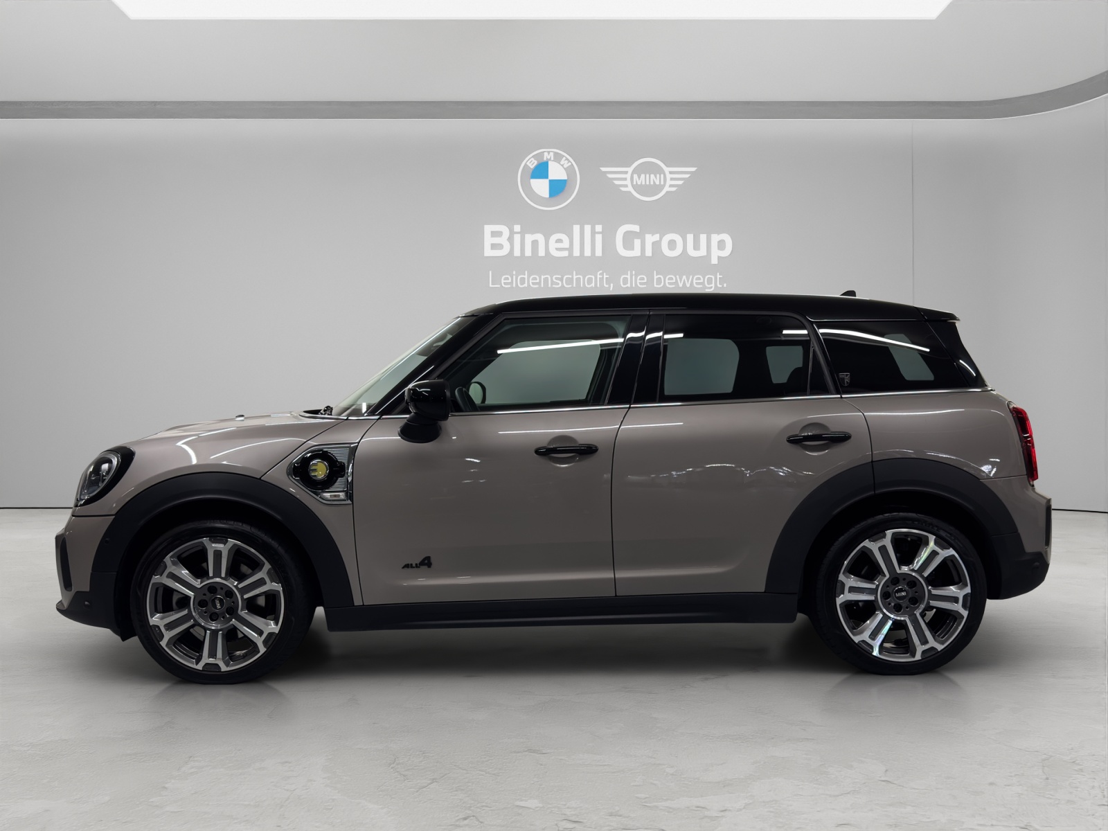 MINI Countryman F60 1.5i Cooper S E ALL4-image-1