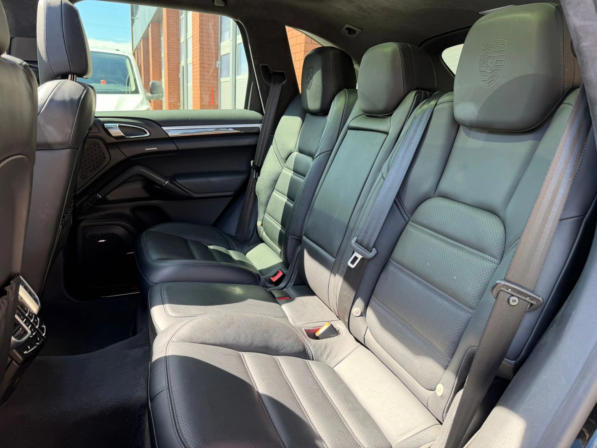 PORSCHE Cayenne Turbo S-image-13