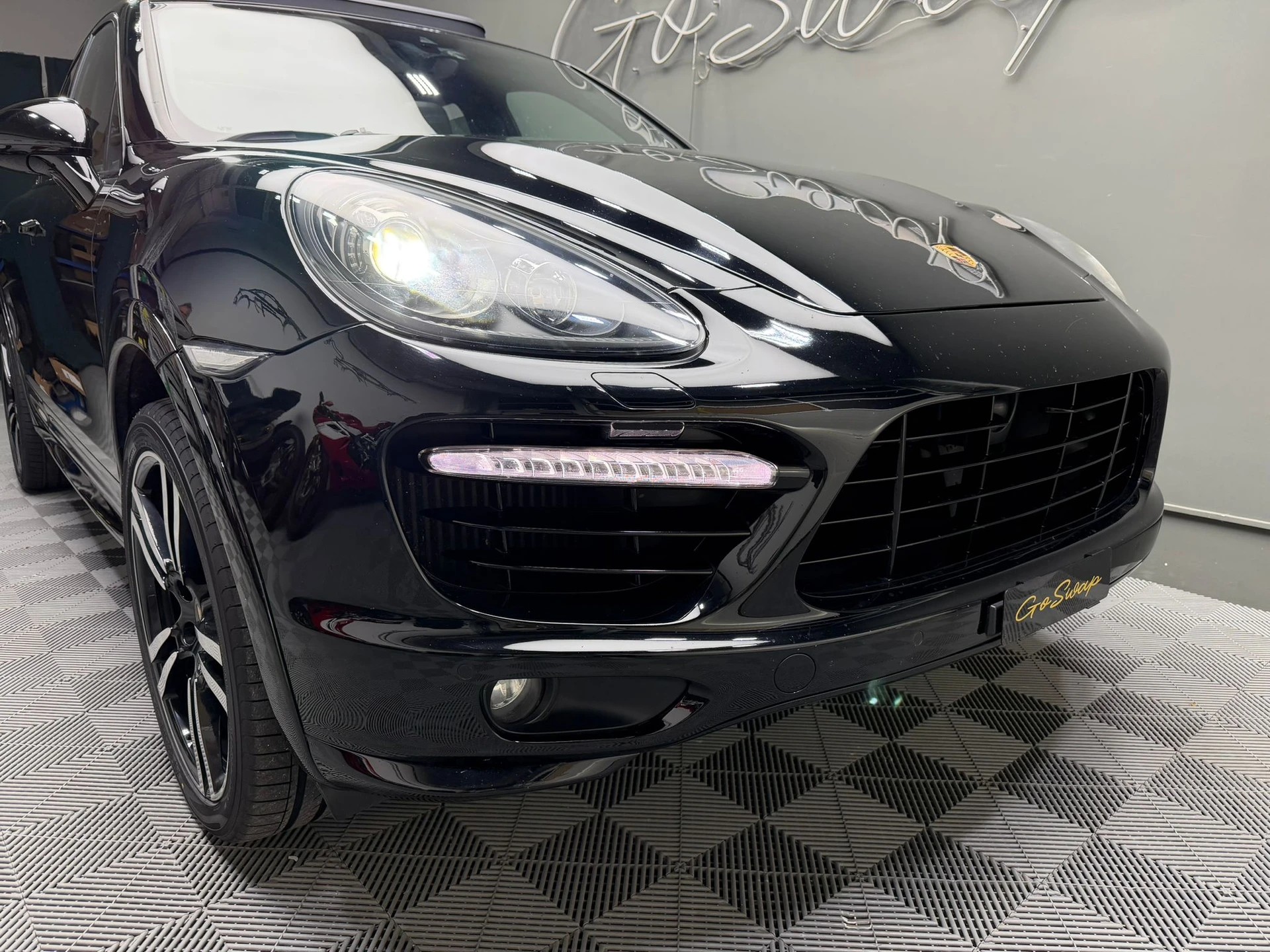 PORSCHE Cayenne Turbo S-image-2
