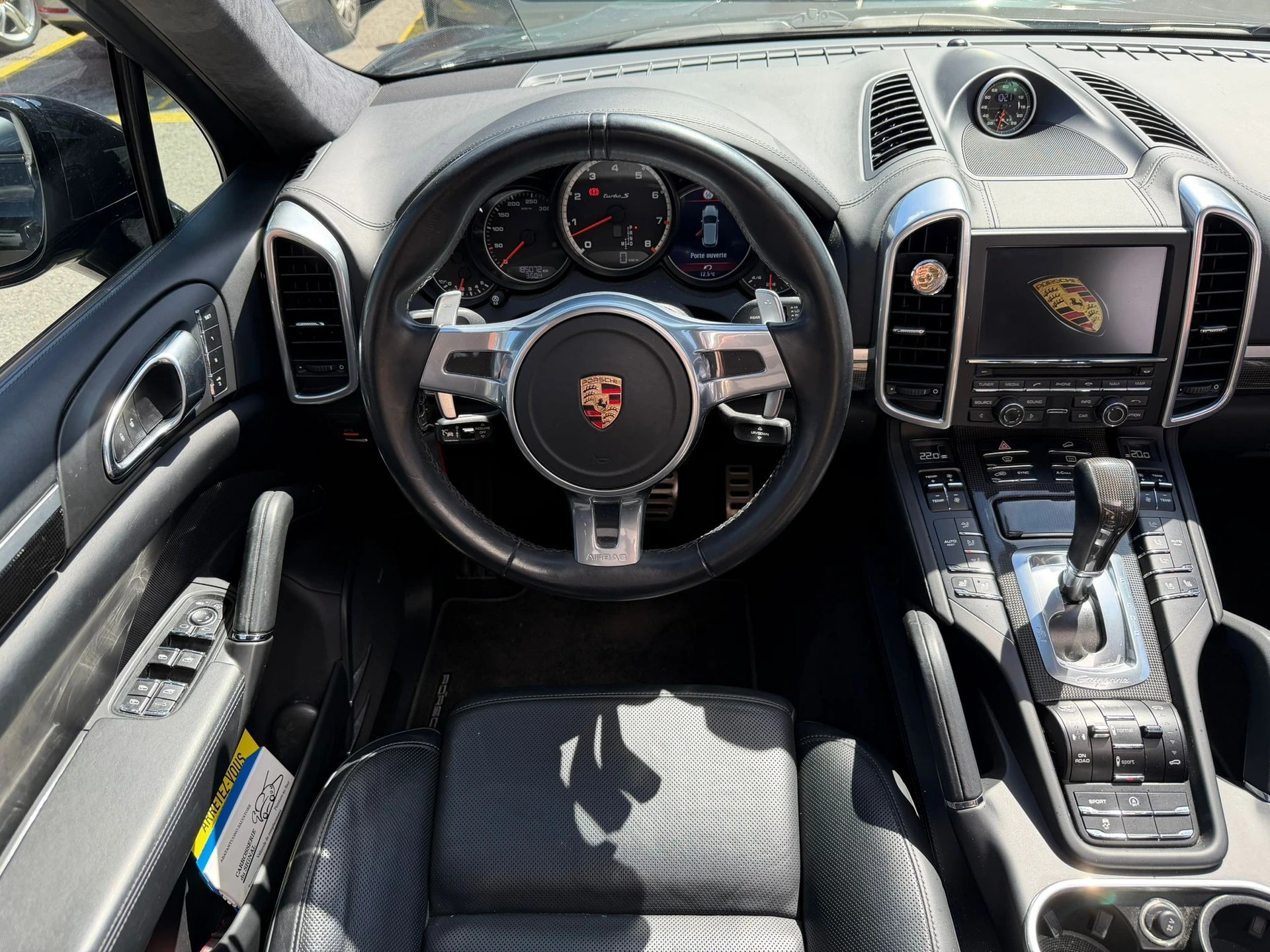 PORSCHE Cayenne Turbo S-image-16