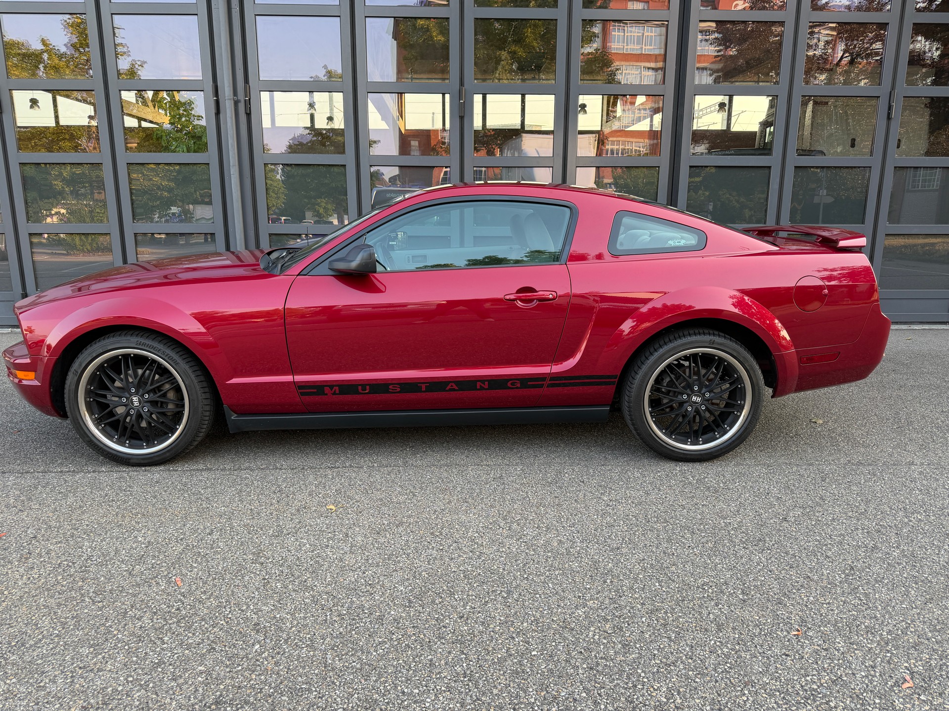 FORD MUSTANG V6 Coupé-image-2