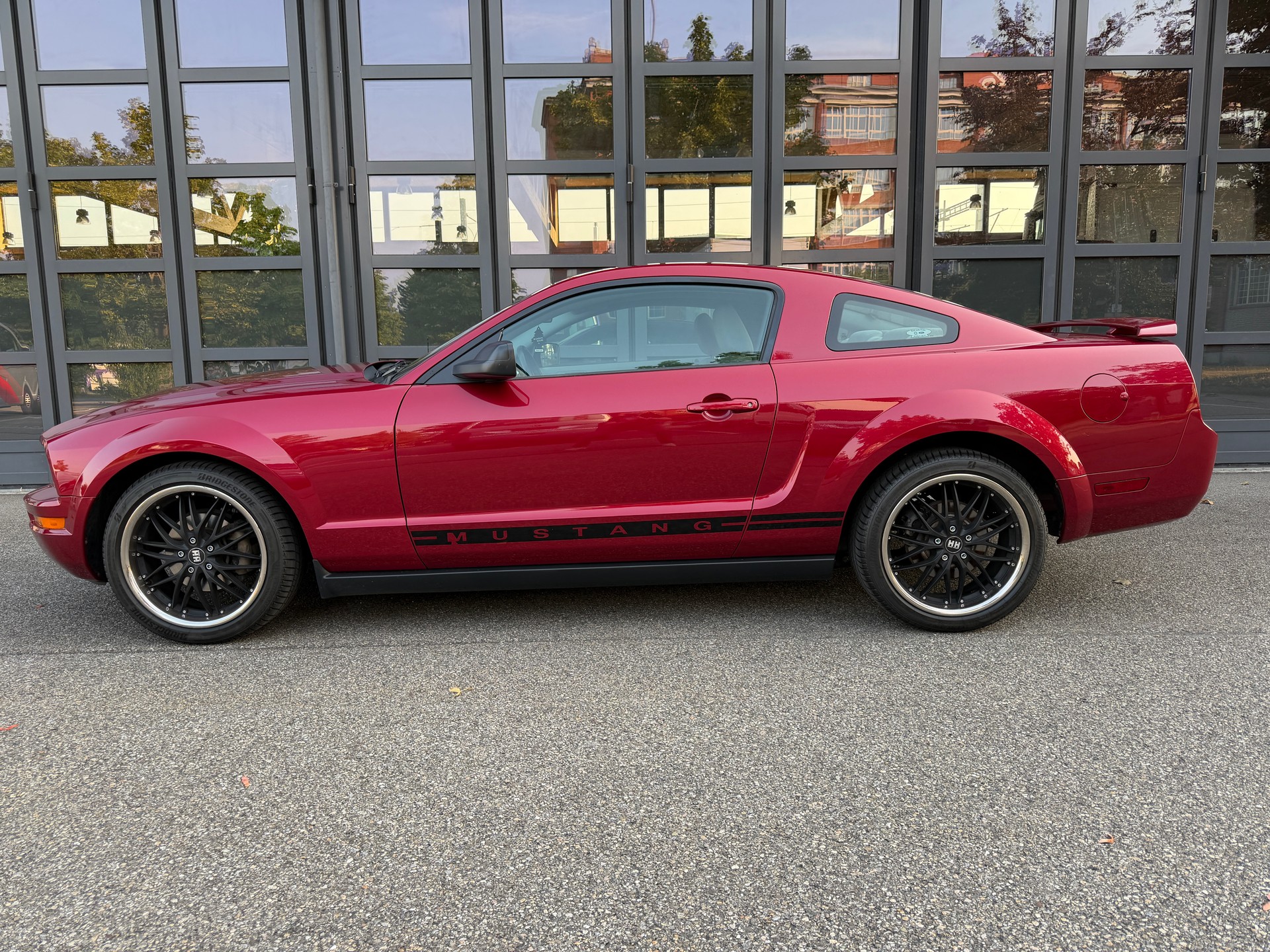 FORD MUSTANG V6 Coupé-image-16