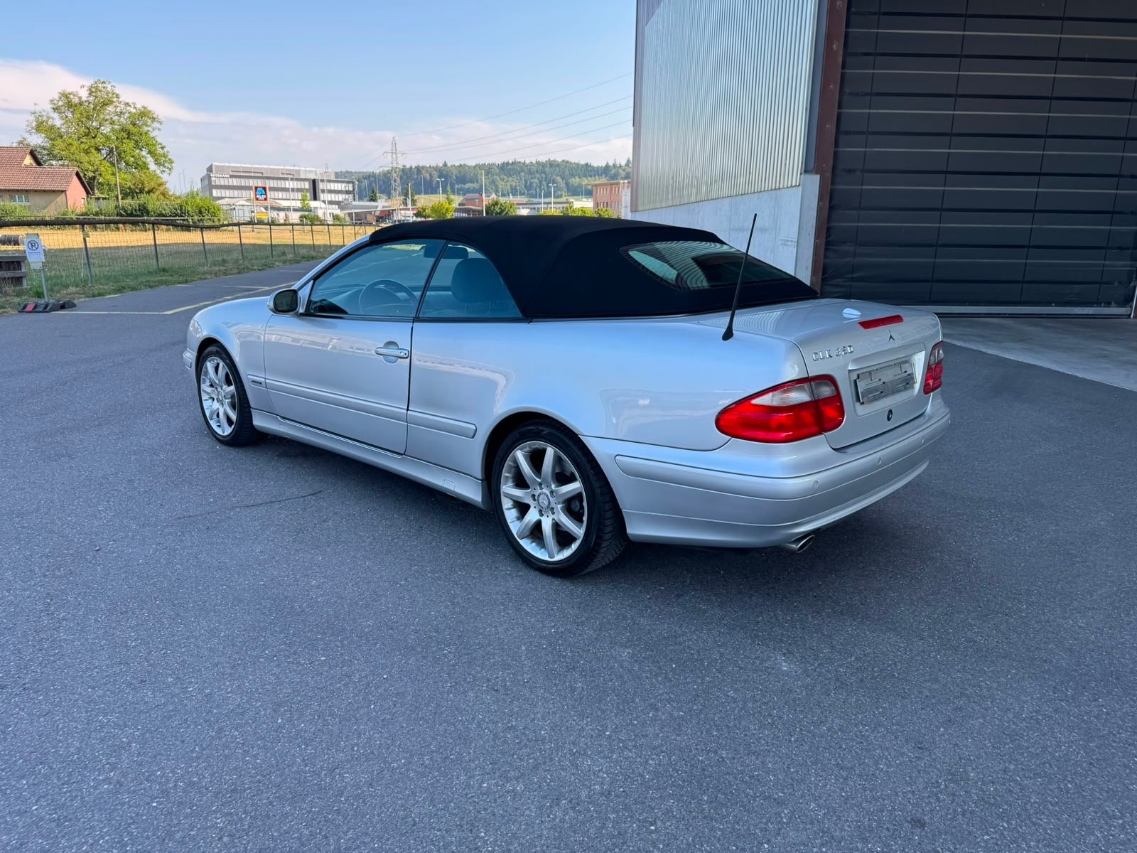MERCEDES-BENZ CLK 320 Elégance Automatic-image-3