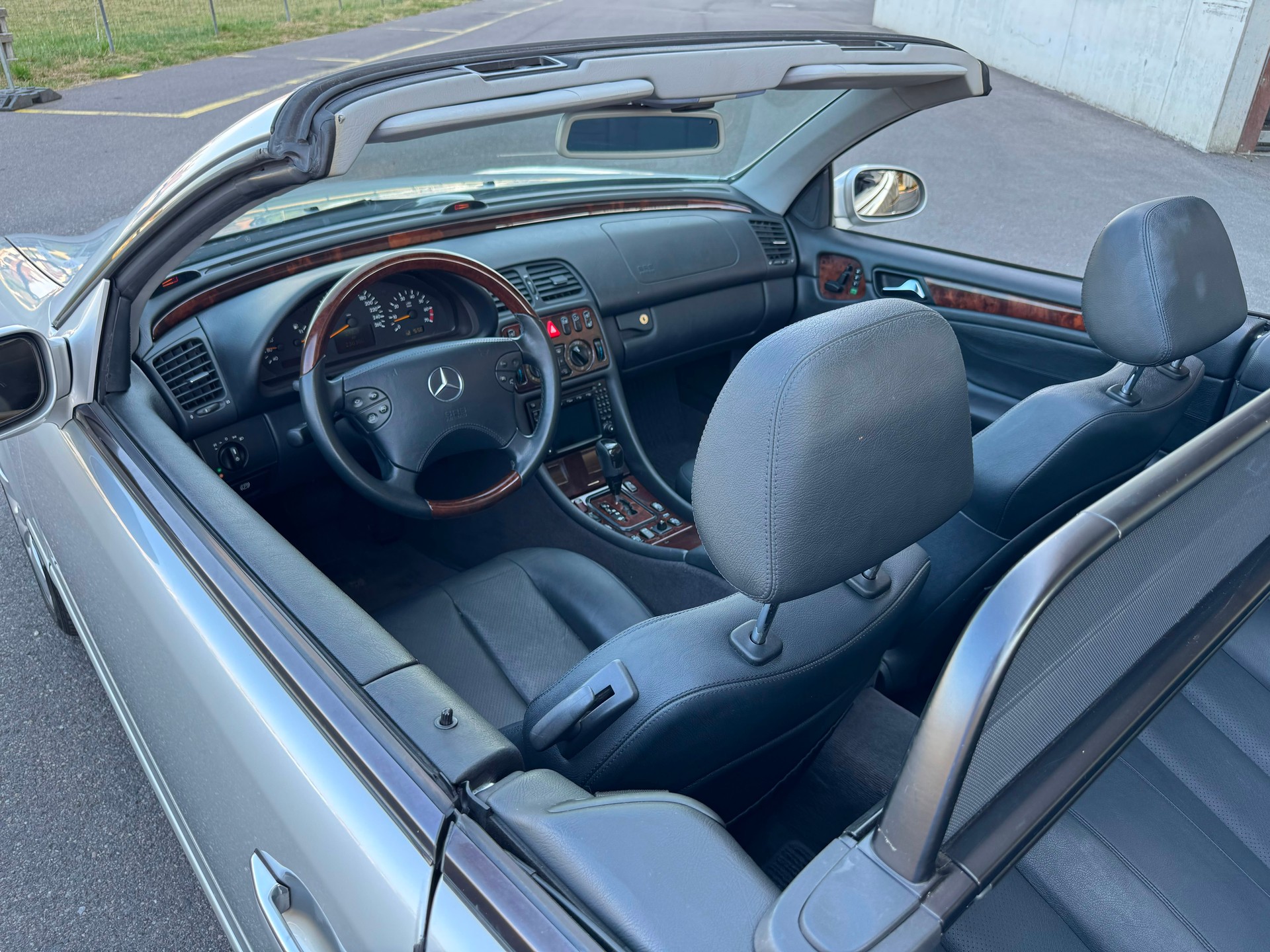MERCEDES-BENZ CLK 320 Elégance Automatic-image-6