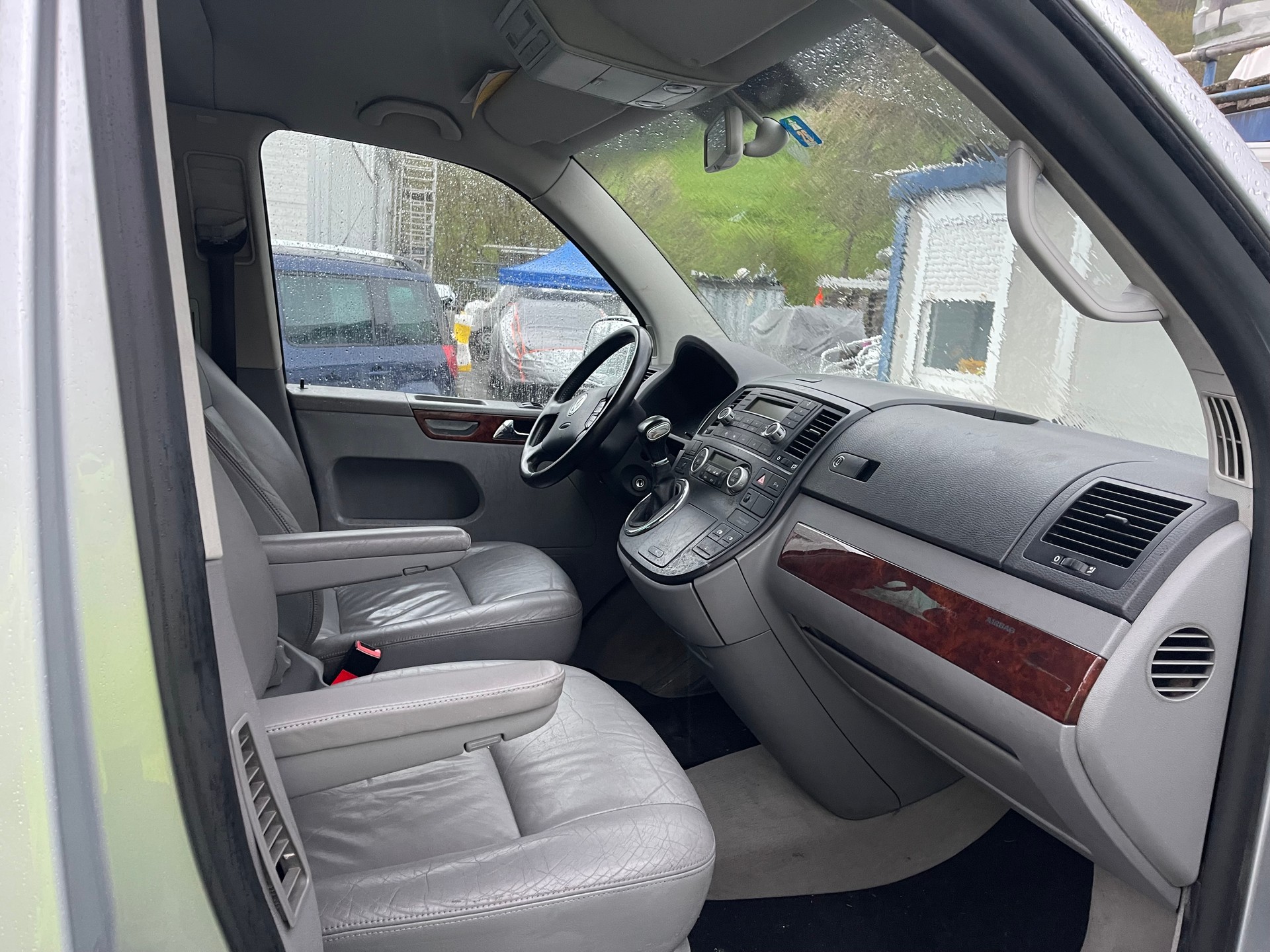 VW T5 Multivan Highline 2.5 TDI-image-13